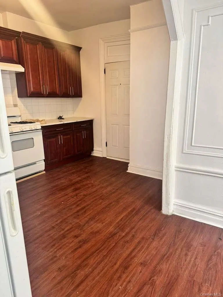 515 Williams Avenue, New York, NY, 2 Bedrooms Bedrooms, 5 Rooms Rooms,1 BathroomBathrooms,Residential Lease,For Rent,Williams,0,965278 515 Williams Avenue, New York, NY, 2 Bedrooms Bedrooms, 5 Rooms Rooms,1 BathroomBathrooms,Residential Lease,For Rent,Williams,0,965278
