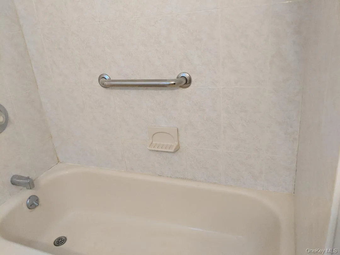 2nd bathroom 2nd bathroom