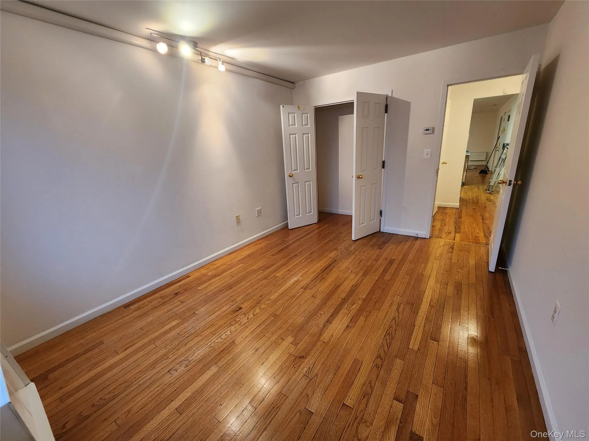 2087 Daly Avenue, New York, NY, 3 Bedrooms Bedrooms, 5 Rooms Rooms,1 BathroomBathrooms,Residential Lease,For Rent,Daly,0,965320 2087 Daly Avenue, New York, NY, 3 Bedrooms Bedrooms, 5 Rooms Rooms,1 BathroomBathrooms,Residential Lease,For Rent,Daly,0,965320
