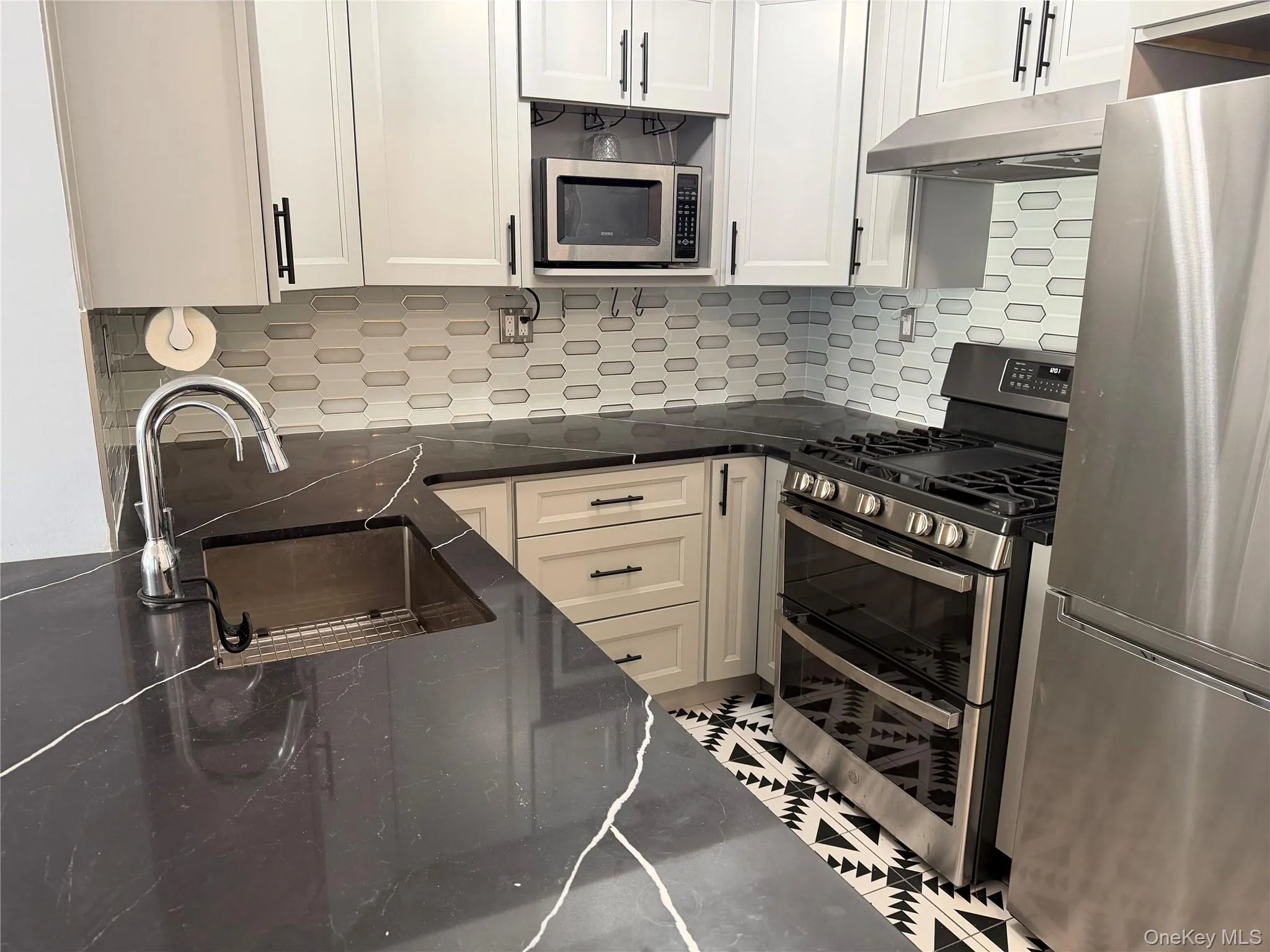 4-74 48th Avenue, New York, NY, 1 Bedroom Bedrooms, 3 Rooms Rooms,1 BathroomBathrooms,Residential,For Rent,48th,0,KEY965334 4-74 48th Avenue, New York, NY, 1 Bedroom Bedrooms, 3 Rooms Rooms,1 BathroomBathrooms,Residential,For Rent,48th,0,KEY965334