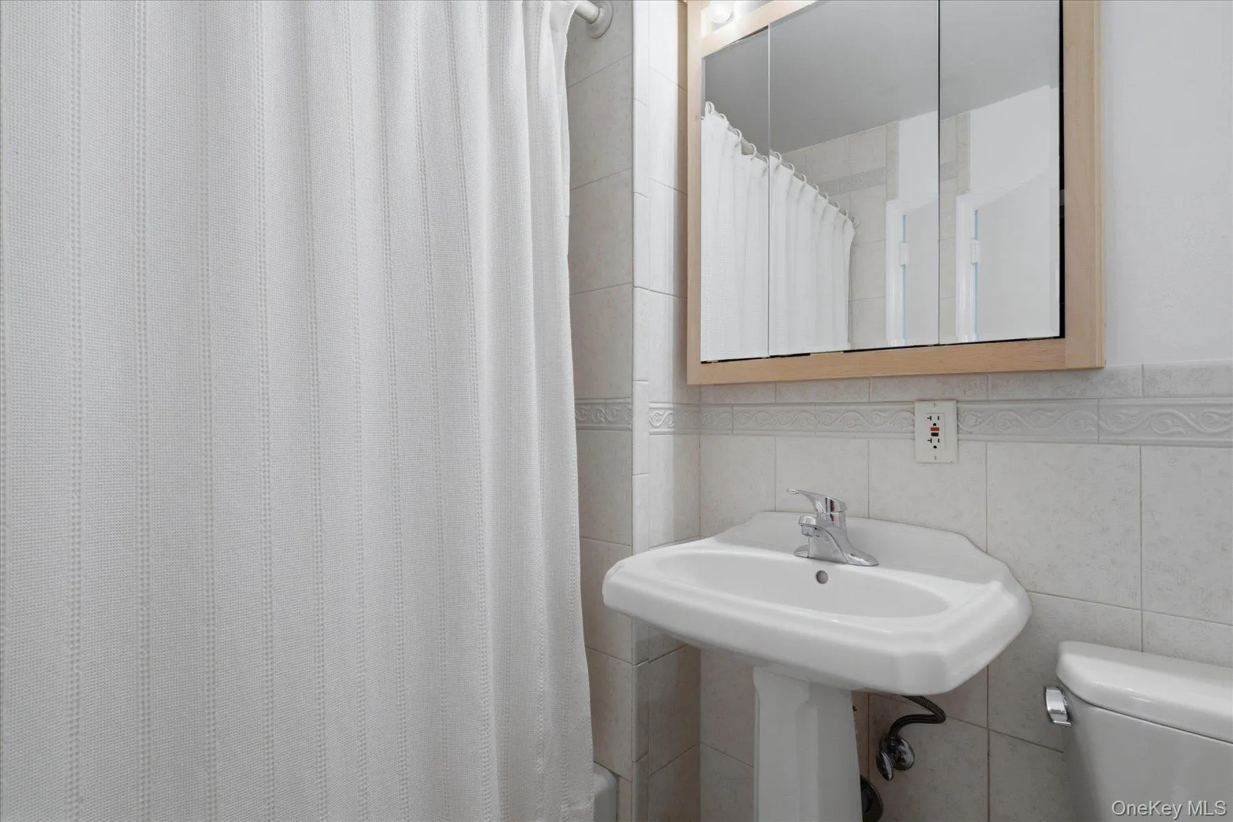 Updated primary full bath Updated primary full bath