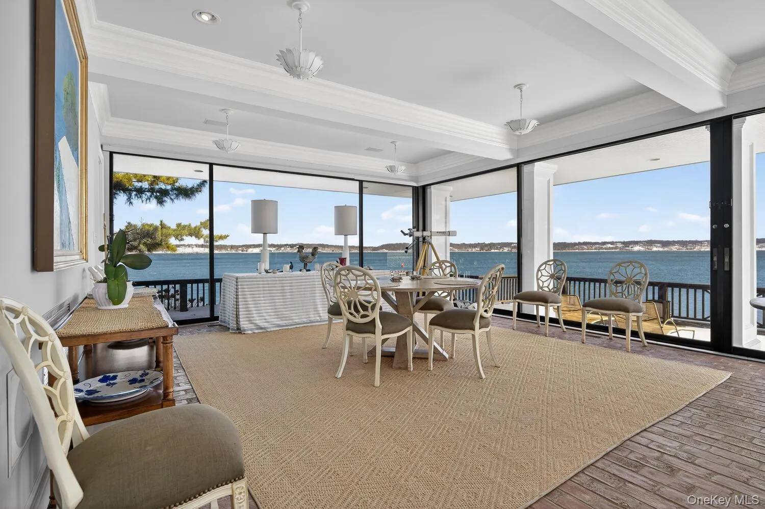 Dining Area Dining Area