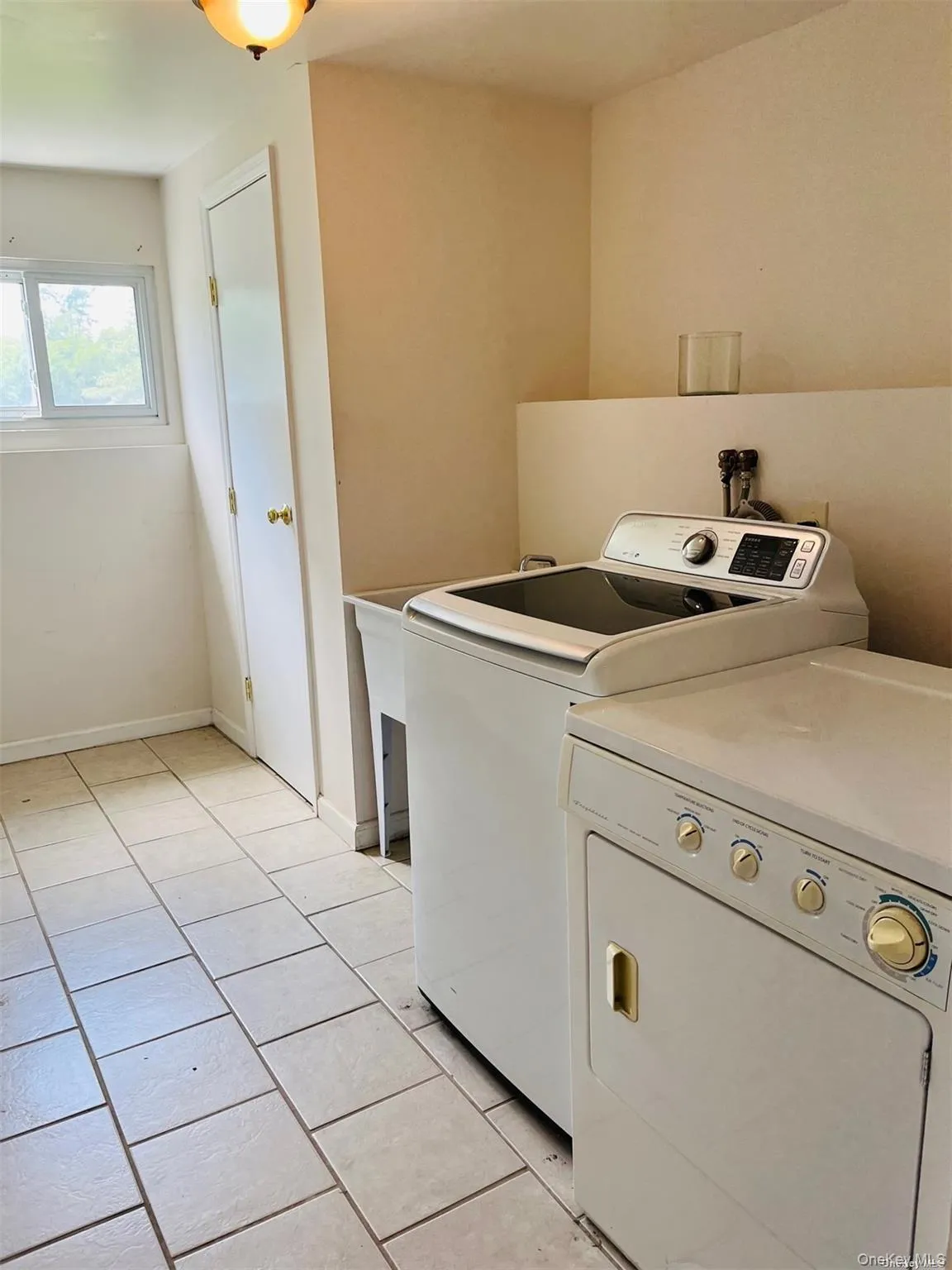 40 Willets Drive, Oyster Bay, NY, 3 Bedrooms Bedrooms, 6 Rooms Rooms,2 BathroomsBathrooms,Residential Lease,For Rent,Willets,0,965438 40 Willets Drive, Oyster Bay, NY, 3 Bedrooms Bedrooms, 6 Rooms Rooms,2 BathroomsBathrooms,Residential Lease,For Rent,Willets,0,965438