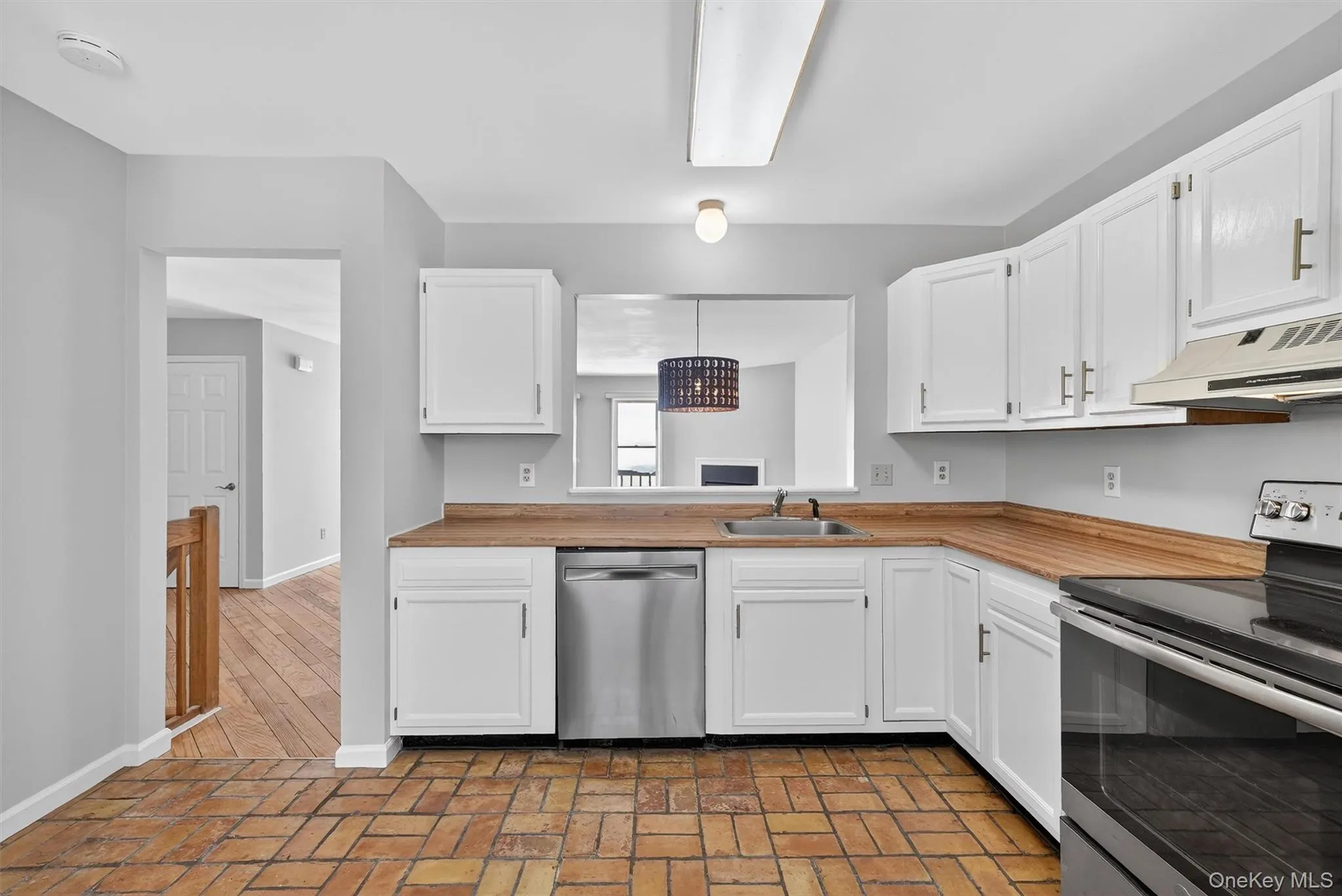 2003 Regent, Mount Kisco, NY, 2 Bedrooms Bedrooms, 5 Rooms Rooms,2 BathroomsBathrooms,Residential Lease,For Rent,Regent,0,965442 2003 Regent, Mount Kisco, NY, 2 Bedrooms Bedrooms, 5 Rooms Rooms,2 BathroomsBathrooms,Residential Lease,For Rent,Regent,0,965442