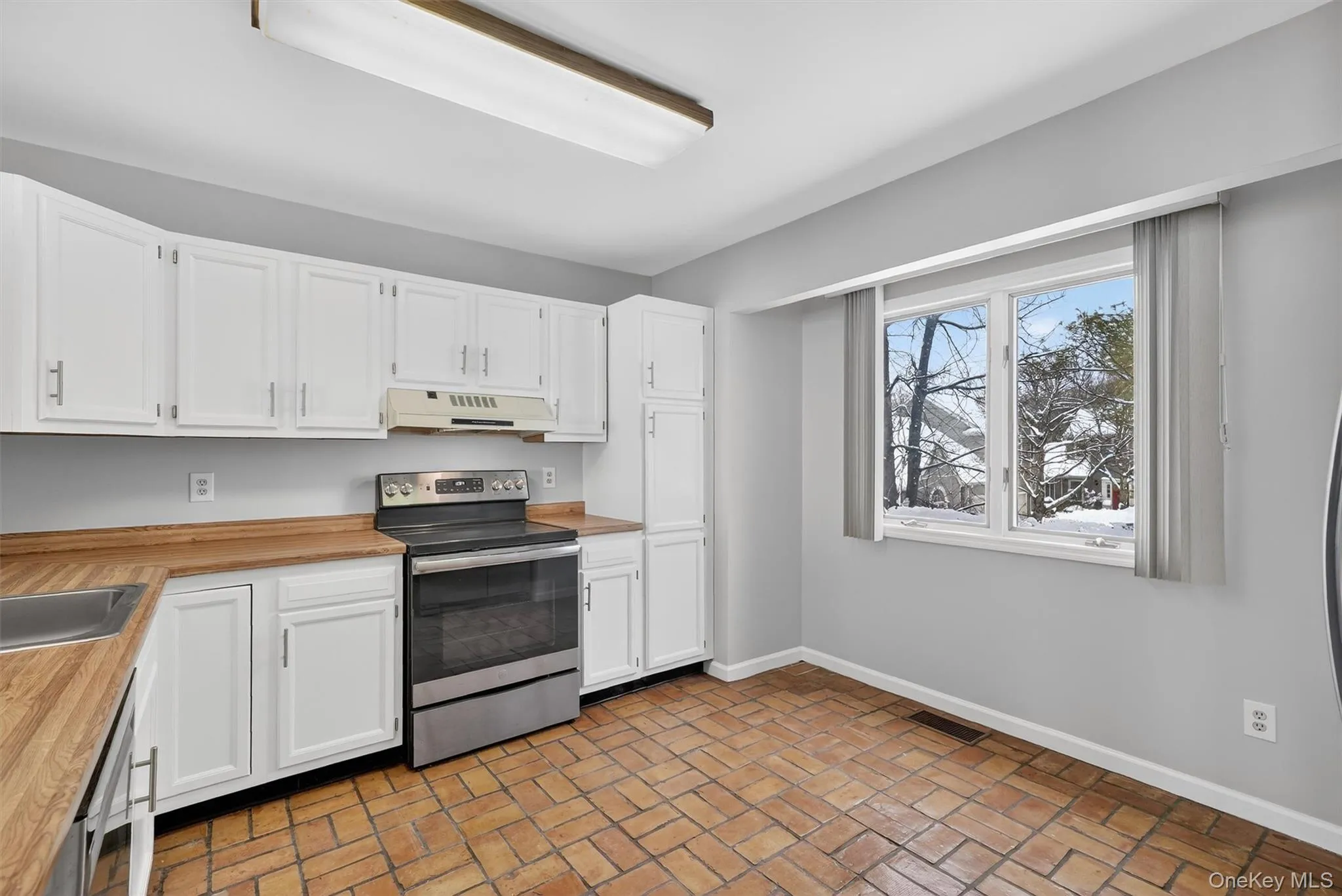 2003 Regent, Mount Kisco, NY, 2 Bedrooms Bedrooms, 5 Rooms Rooms,2 BathroomsBathrooms,Residential Lease,For Rent,Regent,0,965442 2003 Regent, Mount Kisco, NY, 2 Bedrooms Bedrooms, 5 Rooms Rooms,2 BathroomsBathrooms,Residential Lease,For Rent,Regent,0,965442