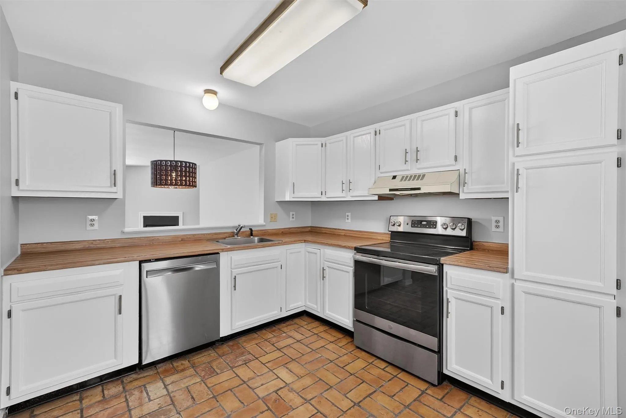 2003 Regent, Mount Kisco, NY, 2 Bedrooms Bedrooms, 5 Rooms Rooms,2 BathroomsBathrooms,Residential Lease,For Rent,Regent,0,965442 2003 Regent, Mount Kisco, NY, 2 Bedrooms Bedrooms, 5 Rooms Rooms,2 BathroomsBathrooms,Residential Lease,For Rent,Regent,0,965442