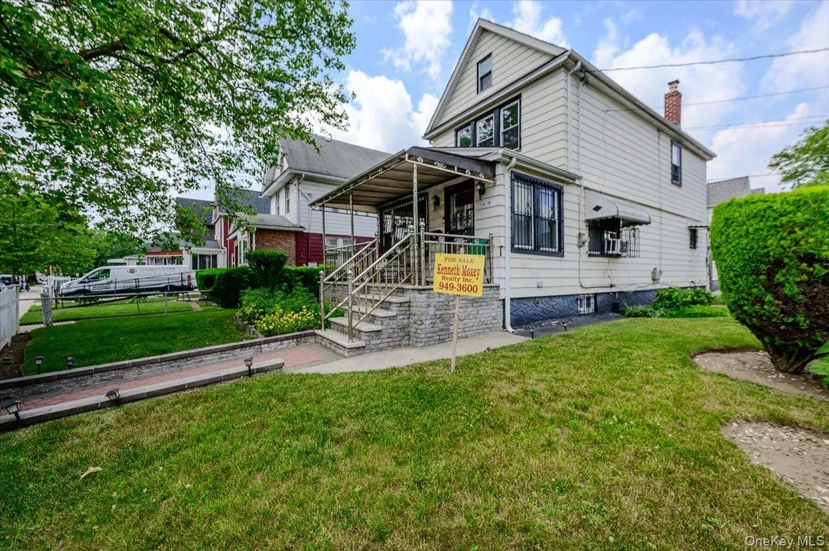 14019 Foch Boulevard, New York, NY, 3 Bedrooms Bedrooms, 9 Rooms Rooms,2 BathroomsBathrooms,Residential,For Rent,Foch,0,965449 14019 Foch Boulevard, New York, NY, 3 Bedrooms Bedrooms, 9 Rooms Rooms,2 BathroomsBathrooms,Residential,For Rent,Foch,0,965449