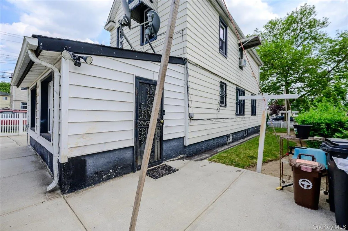 14019 Foch Boulevard, New York, NY, 3 Bedrooms Bedrooms, 9 Rooms Rooms,2 BathroomsBathrooms,Residential,For Rent,Foch,0,965449 14019 Foch Boulevard, New York, NY, 3 Bedrooms Bedrooms, 9 Rooms Rooms,2 BathroomsBathrooms,Residential,For Rent,Foch,0,965449