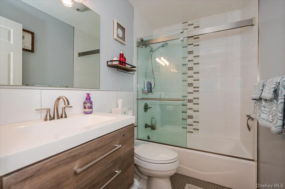 525 Rocky Point Road, Southold, NY, 3 Bedrooms Bedrooms, 9 Rooms Rooms,3 BathroomsBathrooms,Residential Lease,For Rent,Rocky Point,0,965461 525 Rocky Point Road, Southold, NY, 3 Bedrooms Bedrooms, 9 Rooms Rooms,3 BathroomsBathrooms,Residential Lease,For Rent,Rocky Point,0,965461