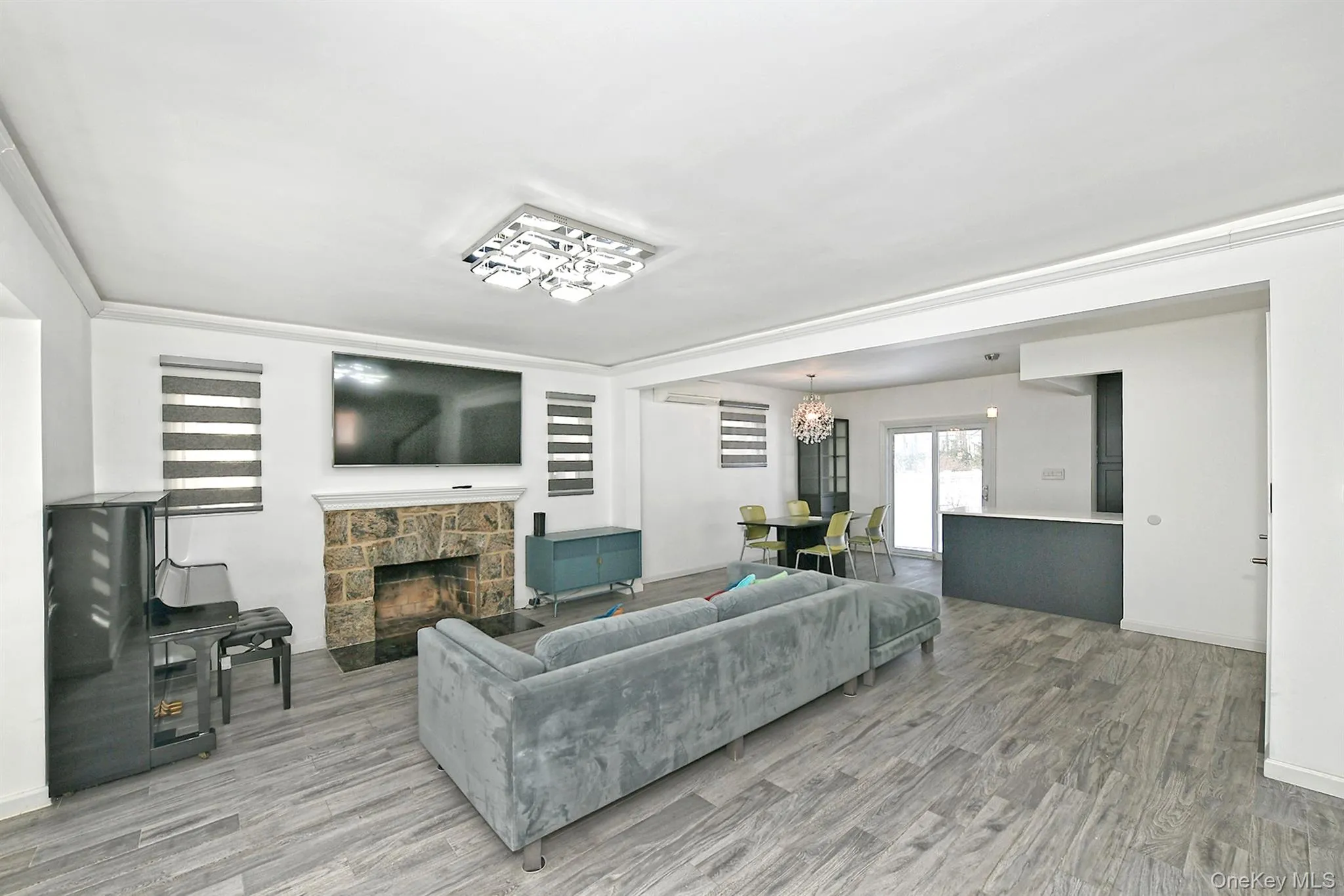 222-03 Kingsbury Avenue, New York, NY, 3 Bedrooms Bedrooms, 8 Rooms Rooms,2 BathroomsBathrooms,Residential Lease,For Rent,Kingsbury,0,965495 222-03 Kingsbury Avenue, New York, NY, 3 Bedrooms Bedrooms, 8 Rooms Rooms,2 BathroomsBathrooms,Residential Lease,For Rent,Kingsbury,0,965495