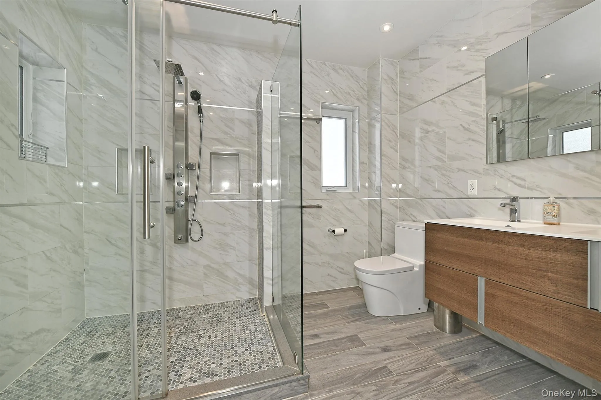 222-03 Kingsbury Avenue, New York, NY, 3 Bedrooms Bedrooms, 8 Rooms Rooms,2 BathroomsBathrooms,Residential Lease,For Rent,Kingsbury,0,965495 222-03 Kingsbury Avenue, New York, NY, 3 Bedrooms Bedrooms, 8 Rooms Rooms,2 BathroomsBathrooms,Residential Lease,For Rent,Kingsbury,0,965495