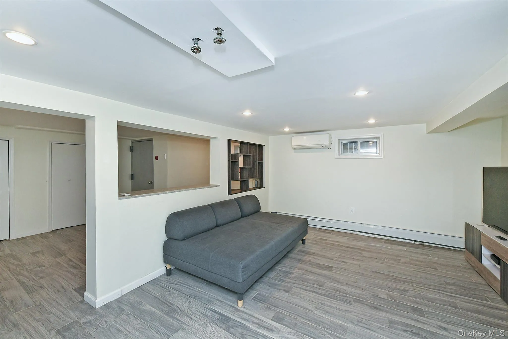 222-03 Kingsbury Avenue, New York, NY, 3 Bedrooms Bedrooms, 8 Rooms Rooms,2 BathroomsBathrooms,Residential Lease,For Rent,Kingsbury,0,965495 222-03 Kingsbury Avenue, New York, NY, 3 Bedrooms Bedrooms, 8 Rooms Rooms,2 BathroomsBathrooms,Residential Lease,For Rent,Kingsbury,0,965495