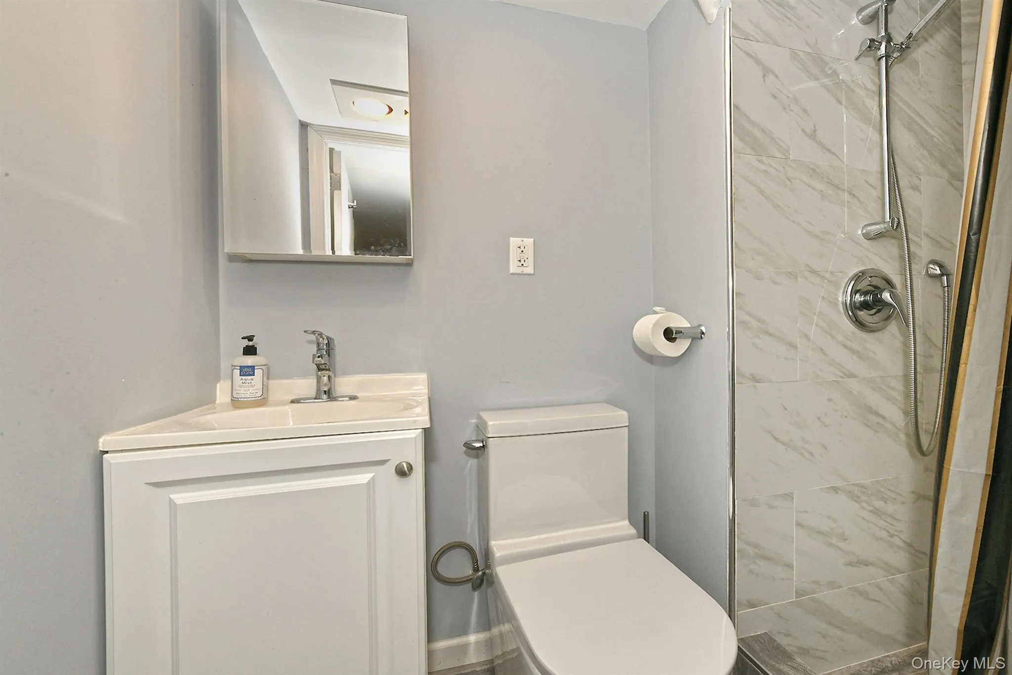 222-03 Kingsbury Avenue, New York, NY, 3 Bedrooms Bedrooms, 8 Rooms Rooms,2 BathroomsBathrooms,Residential Lease,For Rent,Kingsbury,0,965495 222-03 Kingsbury Avenue, New York, NY, 3 Bedrooms Bedrooms, 8 Rooms Rooms,2 BathroomsBathrooms,Residential Lease,For Rent,Kingsbury,0,965495