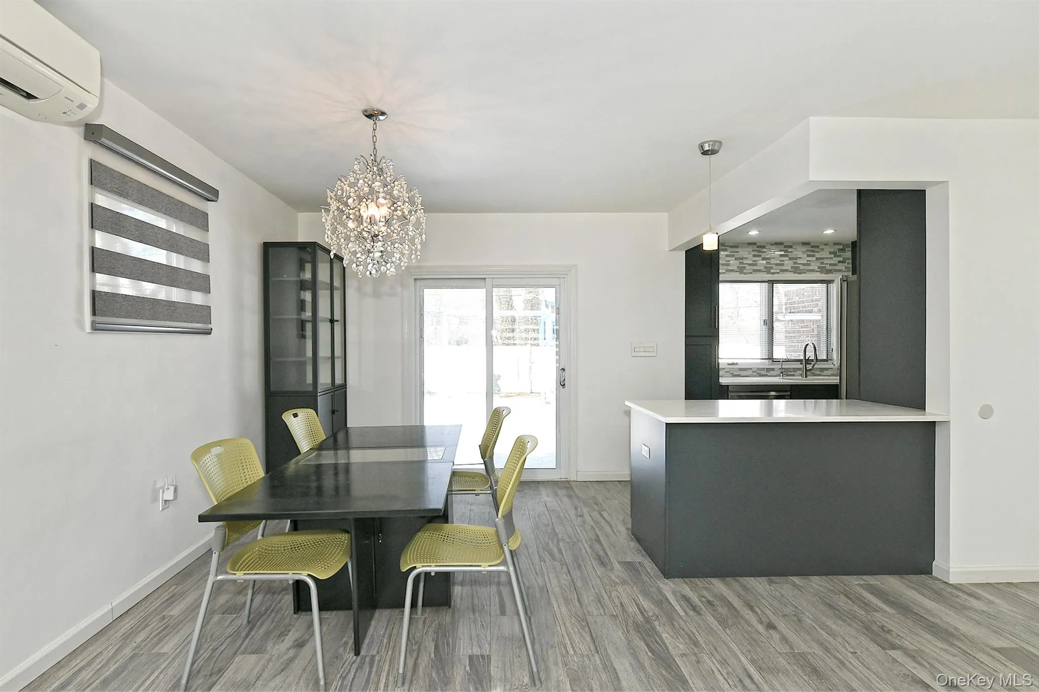 222-03 Kingsbury Avenue, New York, NY, 3 Bedrooms Bedrooms, 8 Rooms Rooms,2 BathroomsBathrooms,Residential Lease,For Rent,Kingsbury,0,965495 222-03 Kingsbury Avenue, New York, NY, 3 Bedrooms Bedrooms, 8 Rooms Rooms,2 BathroomsBathrooms,Residential Lease,For Rent,Kingsbury,0,965495