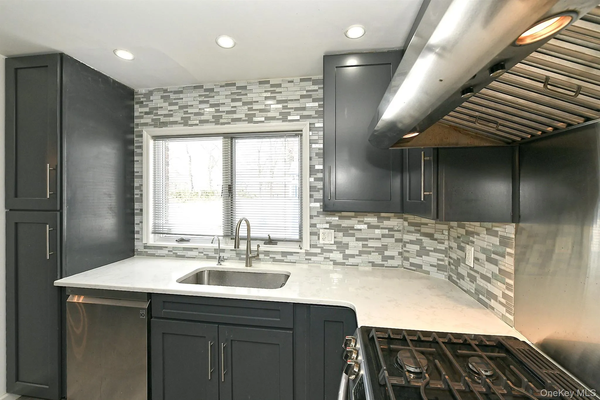 222-03 Kingsbury Avenue, New York, NY, 3 Bedrooms Bedrooms, 8 Rooms Rooms,2 BathroomsBathrooms,Residential Lease,For Rent,Kingsbury,0,965495 222-03 Kingsbury Avenue, New York, NY, 3 Bedrooms Bedrooms, 8 Rooms Rooms,2 BathroomsBathrooms,Residential Lease,For Rent,Kingsbury,0,965495