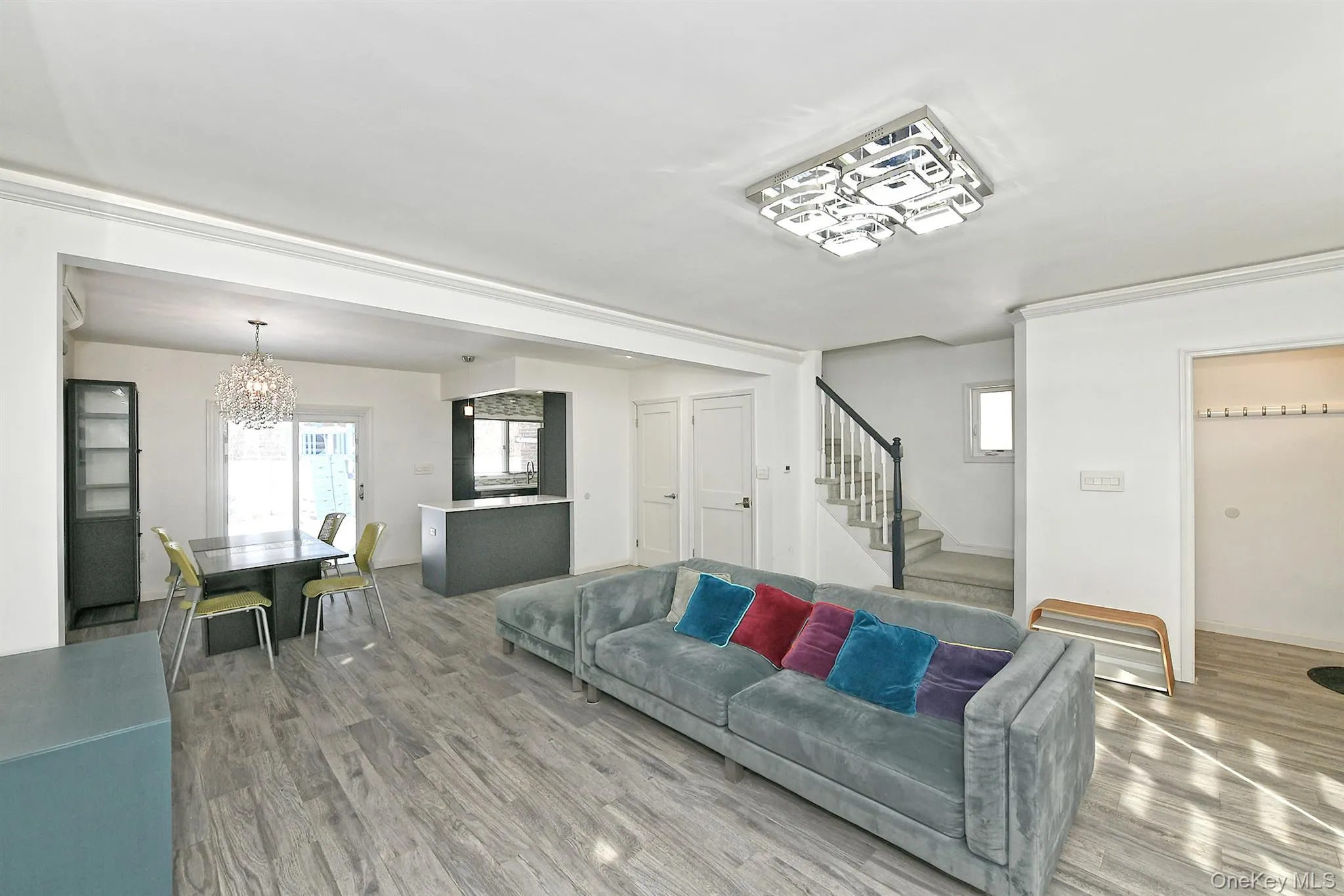 222-03 Kingsbury Avenue, New York, NY, 3 Bedrooms Bedrooms, 8 Rooms Rooms,2 BathroomsBathrooms,Residential Lease,For Rent,Kingsbury,0,965495 222-03 Kingsbury Avenue, New York, NY, 3 Bedrooms Bedrooms, 8 Rooms Rooms,2 BathroomsBathrooms,Residential Lease,For Rent,Kingsbury,0,965495