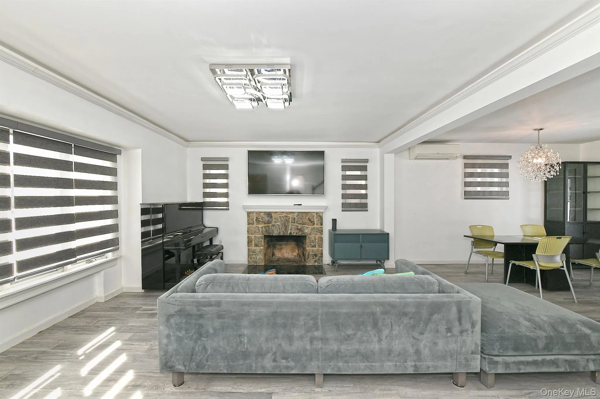 222-03 Kingsbury Avenue, New York, NY, 3 Bedrooms Bedrooms, 8 Rooms Rooms,2 BathroomsBathrooms,Residential Lease,For Rent,Kingsbury,0,965495 222-03 Kingsbury Avenue, New York, NY, 3 Bedrooms Bedrooms, 8 Rooms Rooms,2 BathroomsBathrooms,Residential Lease,For Rent,Kingsbury,0,965495