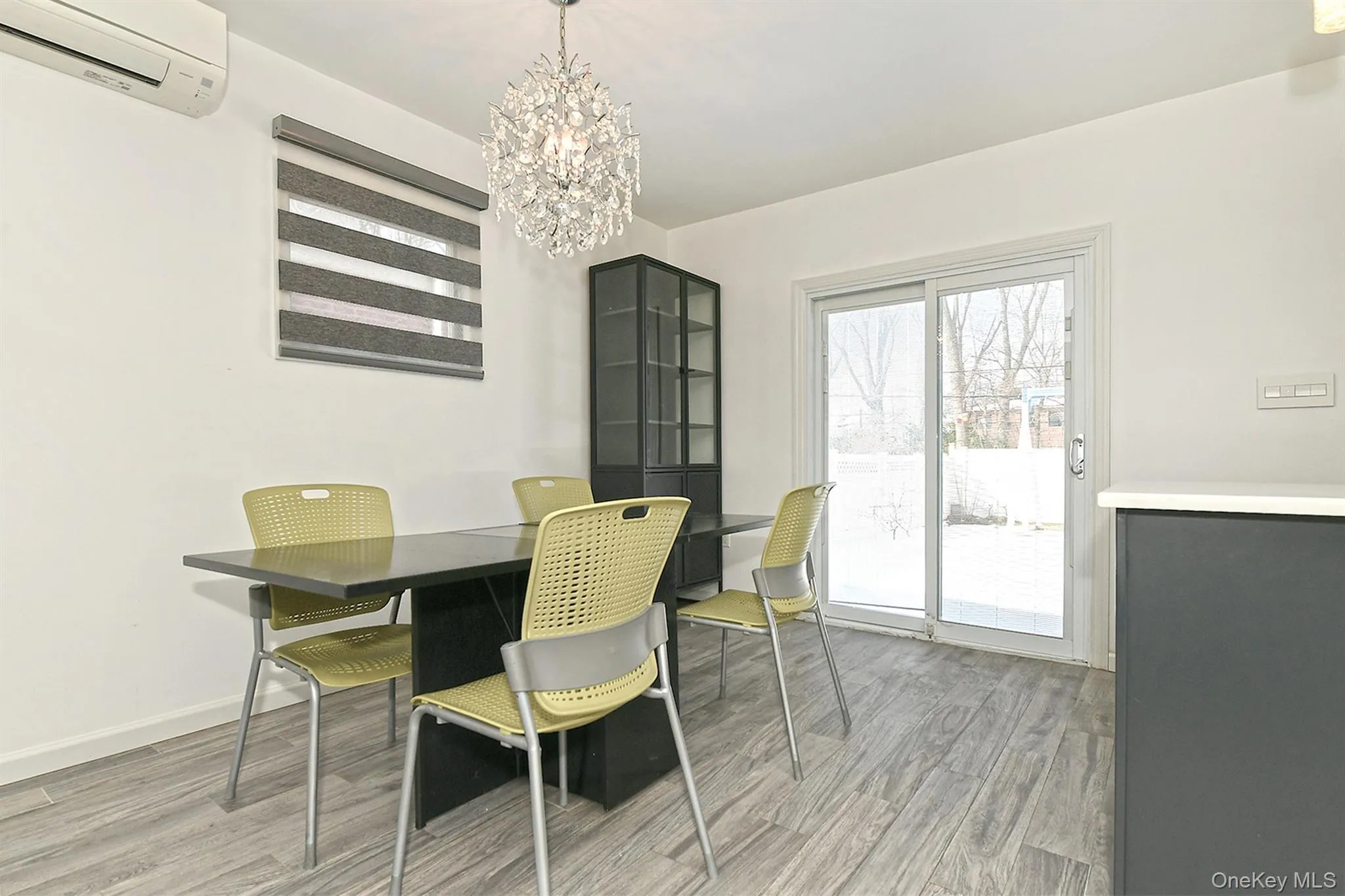 222-03 Kingsbury Avenue, New York, NY, 3 Bedrooms Bedrooms, 8 Rooms Rooms,2 BathroomsBathrooms,Residential Lease,For Rent,Kingsbury,0,965495 222-03 Kingsbury Avenue, New York, NY, 3 Bedrooms Bedrooms, 8 Rooms Rooms,2 BathroomsBathrooms,Residential Lease,For Rent,Kingsbury,0,965495