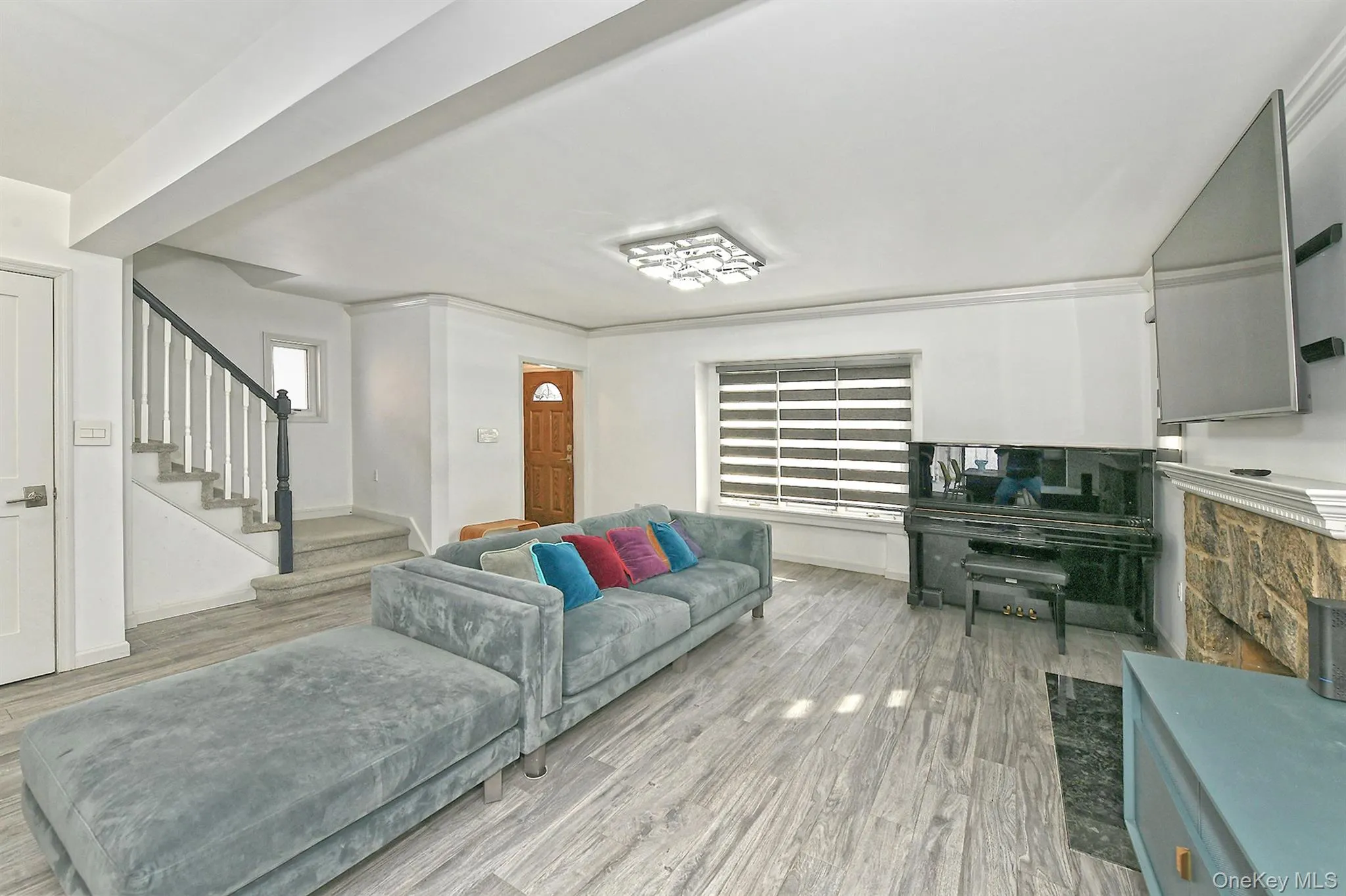 222-03 Kingsbury Avenue, New York, NY, 3 Bedrooms Bedrooms, 8 Rooms Rooms,2 BathroomsBathrooms,Residential Lease,For Rent,Kingsbury,0,965495 222-03 Kingsbury Avenue, New York, NY, 3 Bedrooms Bedrooms, 8 Rooms Rooms,2 BathroomsBathrooms,Residential Lease,For Rent,Kingsbury,0,965495