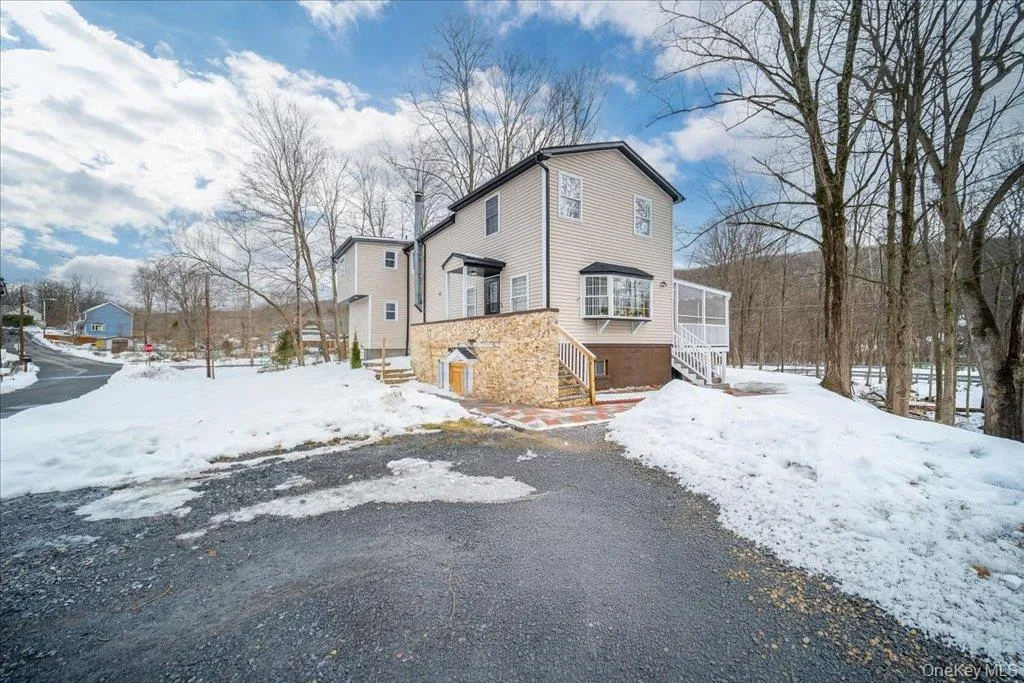 24 Johnsontown Road, Ramapo, NY, 5 Bedrooms Bedrooms, 11 Rooms Rooms,3 BathroomsBathrooms,Residential,For Rent,Johnsontown,0,965525 24 Johnsontown Road, Ramapo, NY, 5 Bedrooms Bedrooms, 11 Rooms Rooms,3 BathroomsBathrooms,Residential,For Rent,Johnsontown,0,965525
