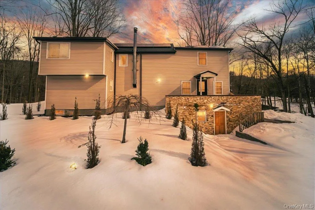 24 Johnsontown Road, Ramapo, NY, 5 Bedrooms Bedrooms, 11 Rooms Rooms,3 BathroomsBathrooms,Residential Sale,For Rent,Johnsontown,0,965525 24 Johnsontown Road, Ramapo, NY, 5 Bedrooms Bedrooms, 11 Rooms Rooms,3 BathroomsBathrooms,Residential Sale,For Rent,Johnsontown,0,965525