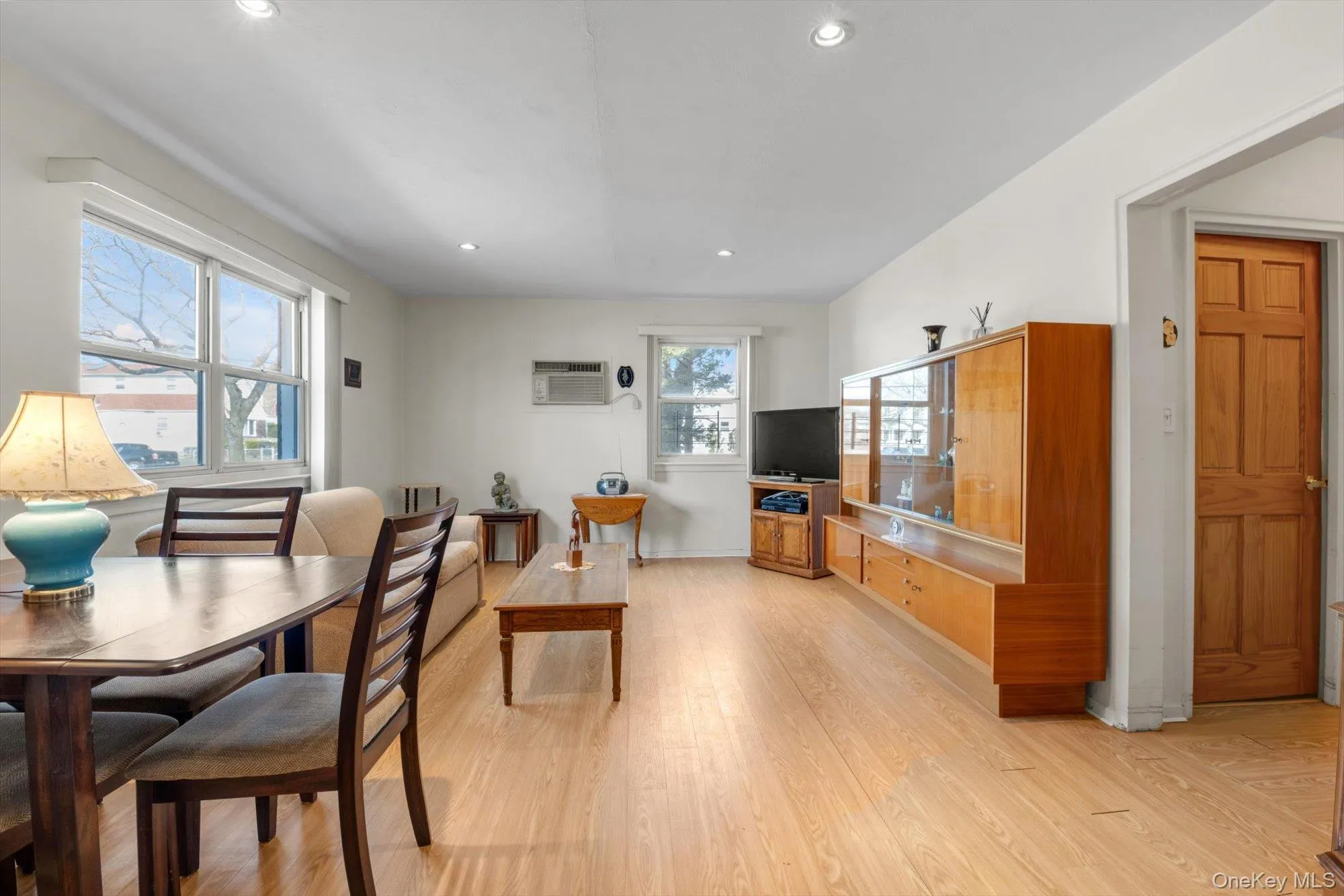 8105 268th Street, New York, NY, 1 Bedroom Bedrooms, 3 Rooms Rooms,1 BathroomBathrooms,Residential,For Rent,268th,0,965570 8105 268th Street, New York, NY, 1 Bedroom Bedrooms, 3 Rooms Rooms,1 BathroomBathrooms,Residential,For Rent,268th,0,965570