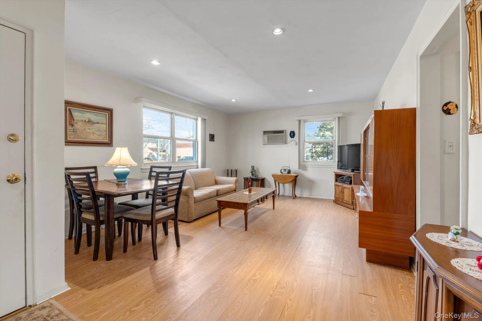 8105 268th Street, New York, NY, 1 Bedroom Bedrooms, 3 Rooms Rooms,1 BathroomBathrooms,Residential,For Rent,268th,0,965570 8105 268th Street, New York, NY, 1 Bedroom Bedrooms, 3 Rooms Rooms,1 BathroomBathrooms,Residential,For Rent,268th,0,965570