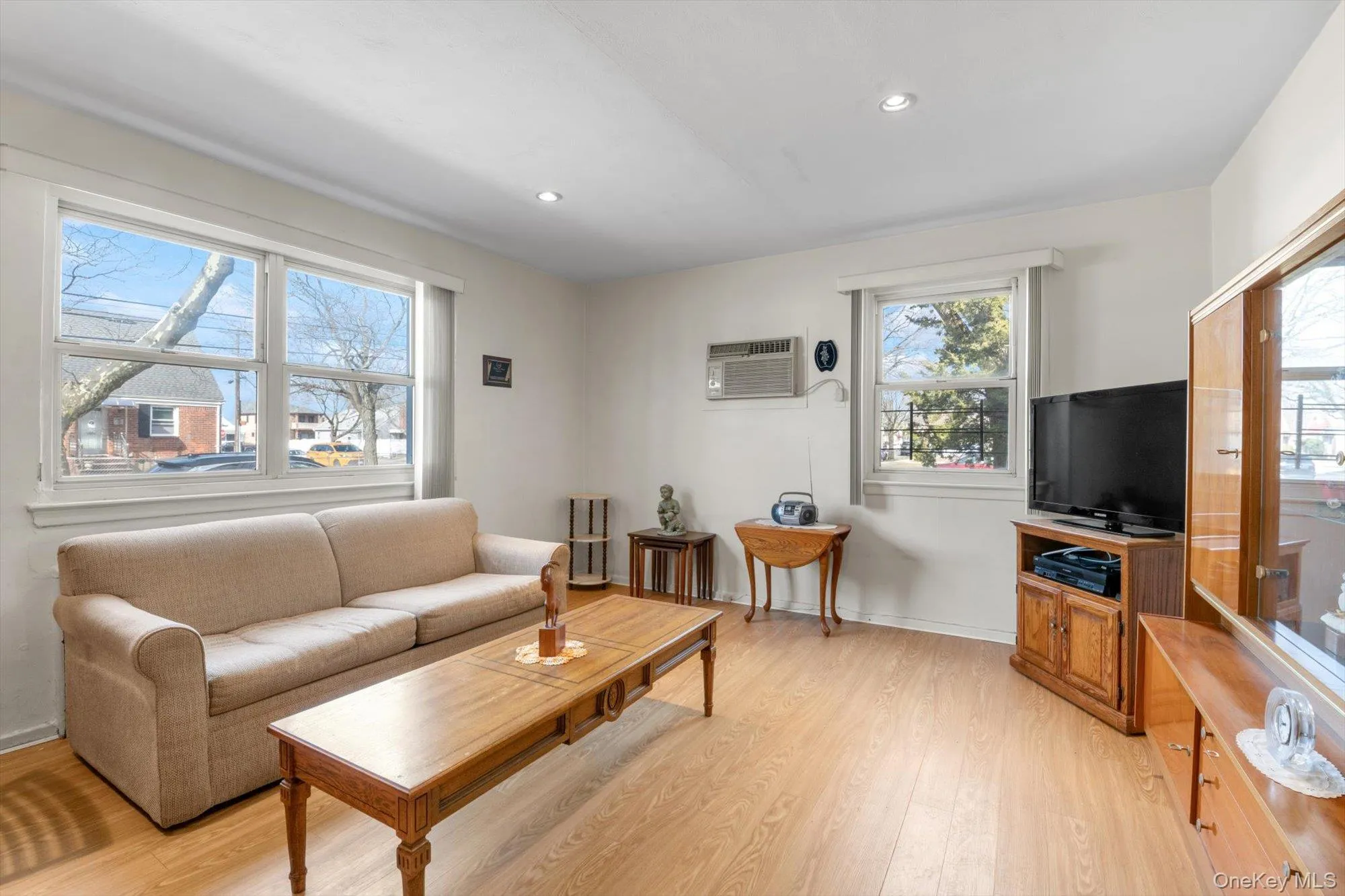 8105 268th Street, New York, NY, 1 Bedroom Bedrooms, 3 Rooms Rooms,1 BathroomBathrooms,Residential,For Rent,268th,0,965570 8105 268th Street, New York, NY, 1 Bedroom Bedrooms, 3 Rooms Rooms,1 BathroomBathrooms,Residential,For Rent,268th,0,965570
