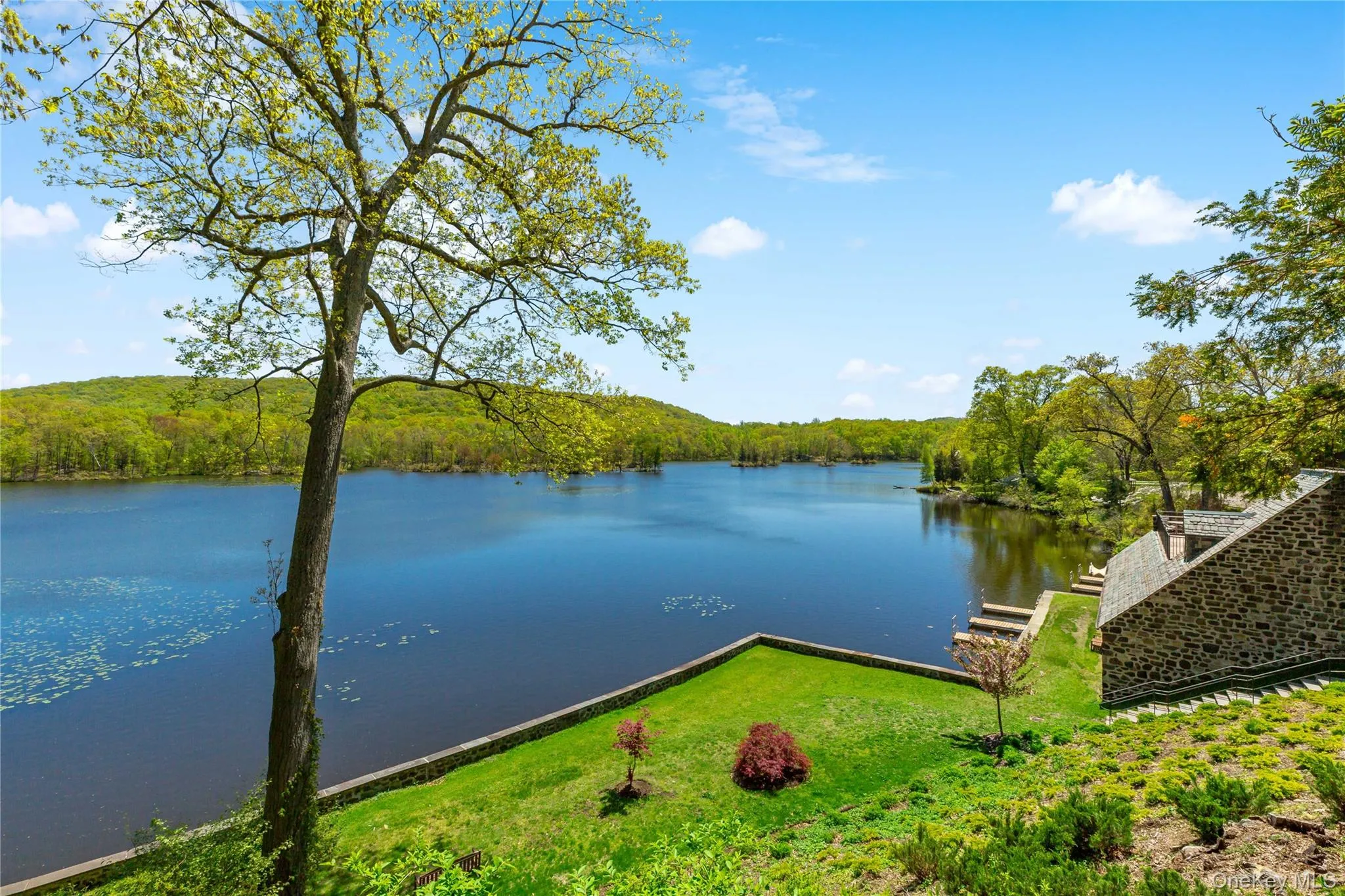 Clubhouse located directly on the lake Clubhouse located directly on the lake
