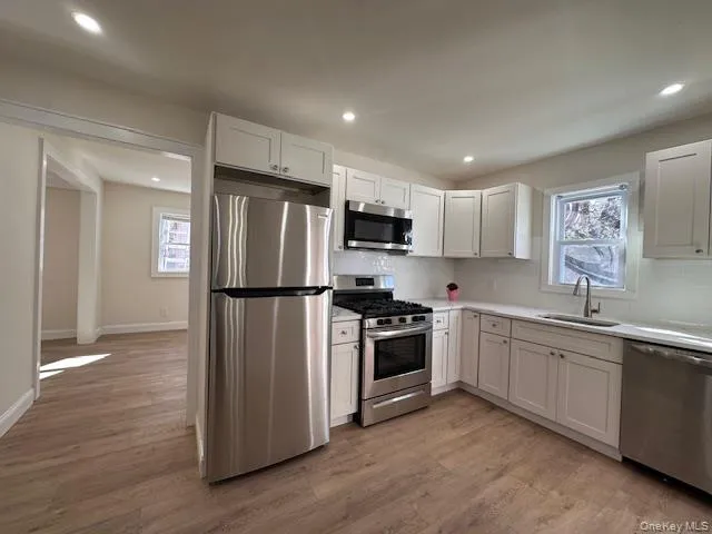 12 Canyon Street, Huntington, NY, 3 Bedrooms Bedrooms, 6 Rooms Rooms,1 BathroomBathrooms,Residential Lease,For Rent,Canyon,0,965638 12 Canyon Street, Huntington, NY, 3 Bedrooms Bedrooms, 6 Rooms Rooms,1 BathroomBathrooms,Residential Lease,For Rent,Canyon,0,965638