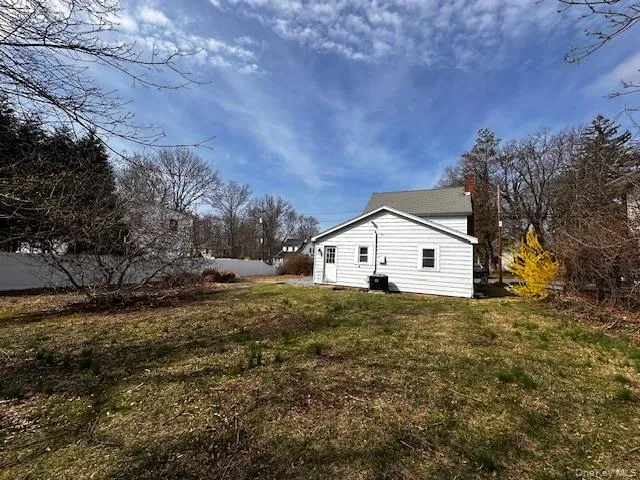 12 Canyon Street, Huntington, NY, 3 Bedrooms Bedrooms, 6 Rooms Rooms,1 BathroomBathrooms,Residential Lease,For Rent,Canyon,0,965638 12 Canyon Street, Huntington, NY, 3 Bedrooms Bedrooms, 6 Rooms Rooms,1 BathroomBathrooms,Residential Lease,For Rent,Canyon,0,965638