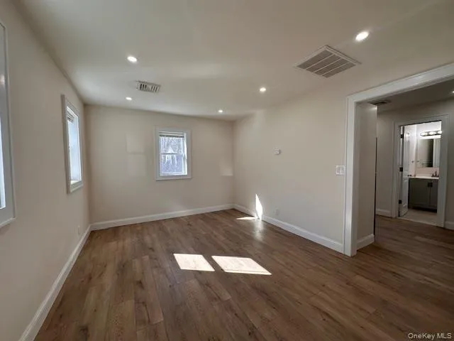 12 Canyon Street, Huntington, NY, 3 Bedrooms Bedrooms, 6 Rooms Rooms,1 BathroomBathrooms,Residential Lease,For Rent,Canyon,0,965638 12 Canyon Street, Huntington, NY, 3 Bedrooms Bedrooms, 6 Rooms Rooms,1 BathroomBathrooms,Residential Lease,For Rent,Canyon,0,965638