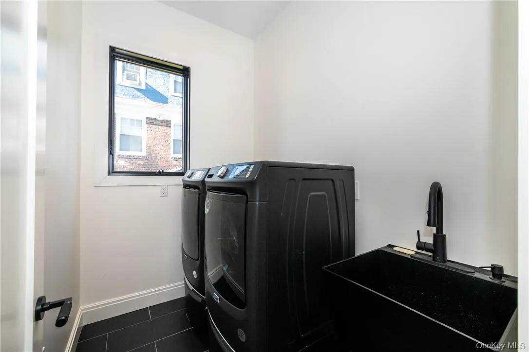 23 Poplar Street, Greenburgh, NY, 4 Bedrooms Bedrooms, 8 Rooms Rooms,4 BathroomsBathrooms,Residential Lease,For Rent,Poplar,0,965661 23 Poplar Street, Greenburgh, NY, 4 Bedrooms Bedrooms, 8 Rooms Rooms,4 BathroomsBathrooms,Residential Lease,For Rent,Poplar,0,965661