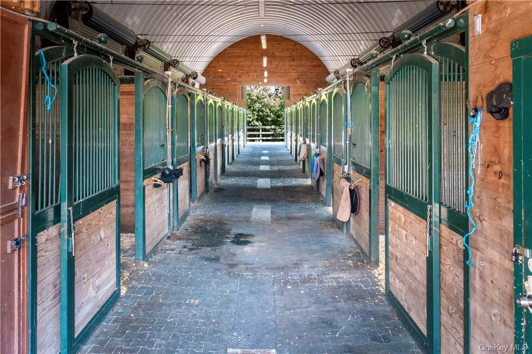 The polo barn has 14 10' x 14' yoked stalls. The polo barn has 14 10' x 14' yoked stalls.