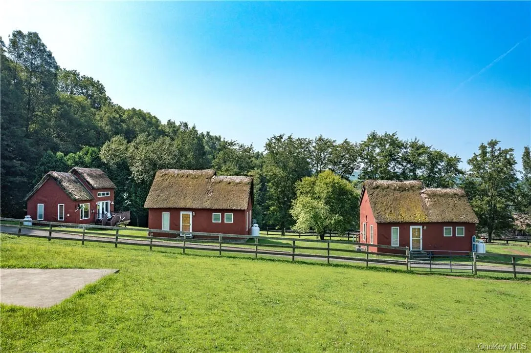 3 1-bedroom guest cottages with thatched roofs. 3 1-bedroom guest cottages with thatched roofs.