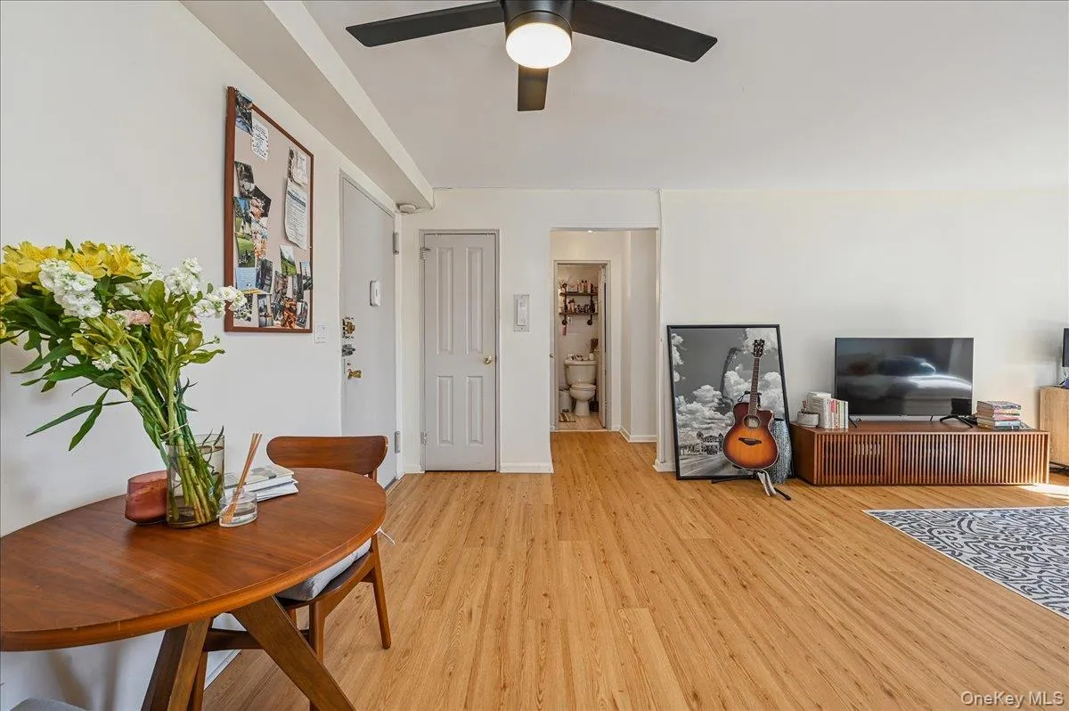 25 Lake Street, White Plains, NY, 1 Bedroom Bedrooms, 4 Rooms Rooms,1 BathroomBathrooms,Residential Lease,For Rent,Lake,0,965670 25 Lake Street, White Plains, NY, 1 Bedroom Bedrooms, 4 Rooms Rooms,1 BathroomBathrooms,Residential Lease,For Rent,Lake,0,965670