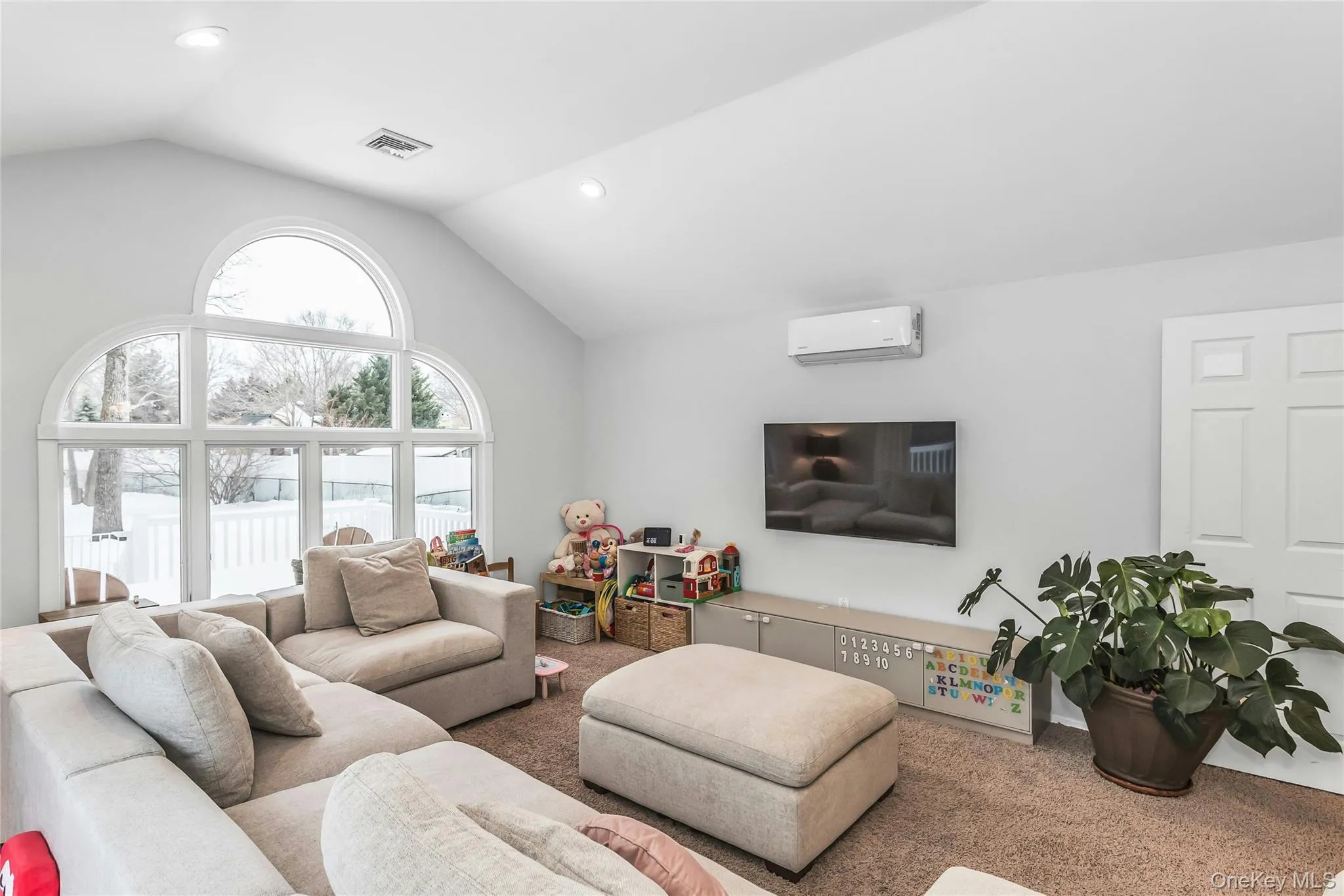 88 Burton Lane, Huntington, NY, 3 Bedrooms Bedrooms, 6 Rooms Rooms,1 BathroomBathrooms,Residential Lease,For Rent,Burton,0,965673 88 Burton Lane, Huntington, NY, 3 Bedrooms Bedrooms, 6 Rooms Rooms,1 BathroomBathrooms,Residential Lease,For Rent,Burton,0,965673