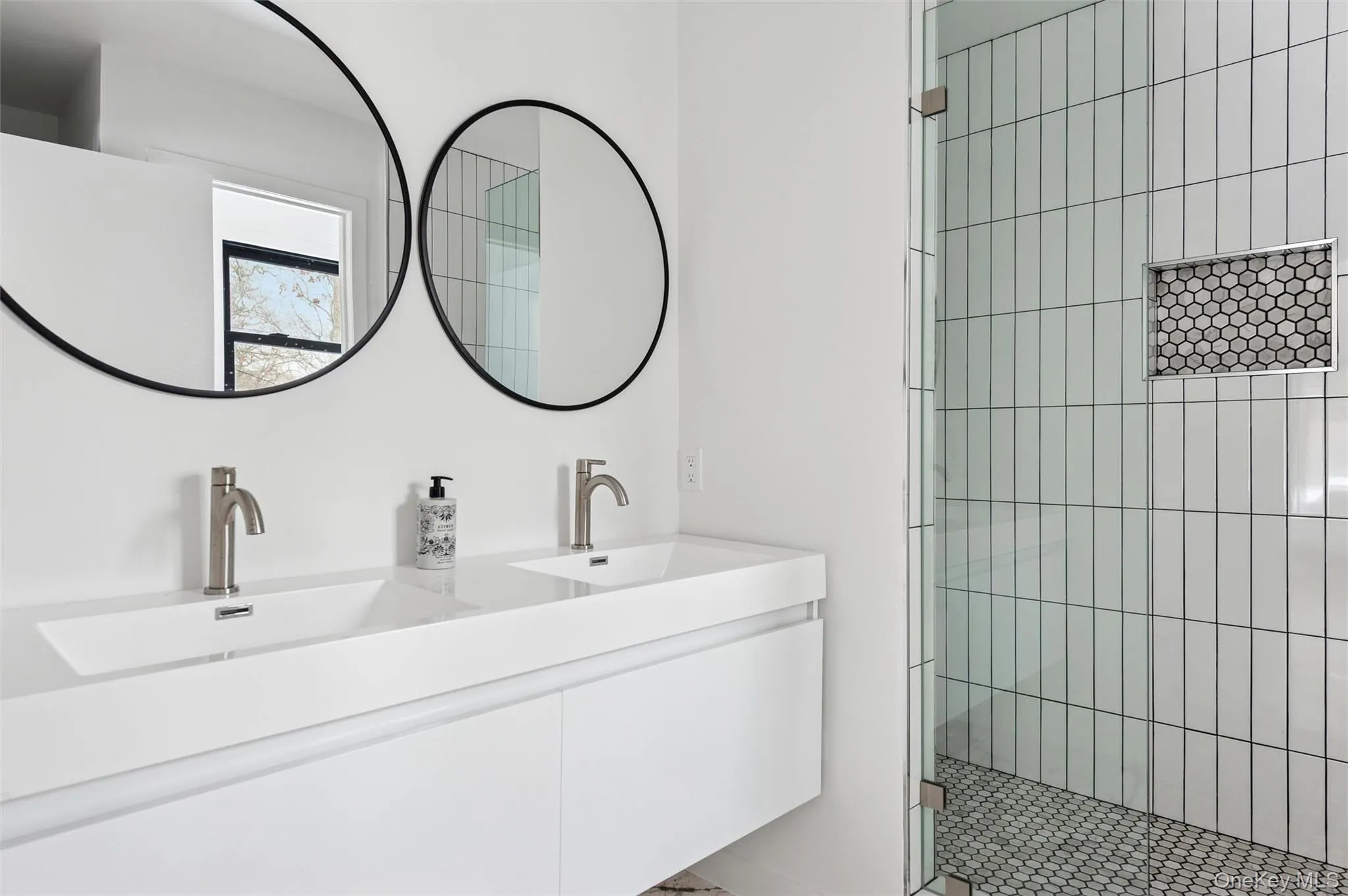 10 Hampton Street, Southampton, NY, 4 Bedroom Bedrooms, 12 Room Rooms,4 BathroomBathrooms,Residential Lease,For Rent,Hampton,0,965687 10 Hampton Street, Southampton, NY, 4 Bedroom Bedrooms, 12 Room Rooms,4 BathroomBathrooms,Residential Lease,For Rent,Hampton,0,965687