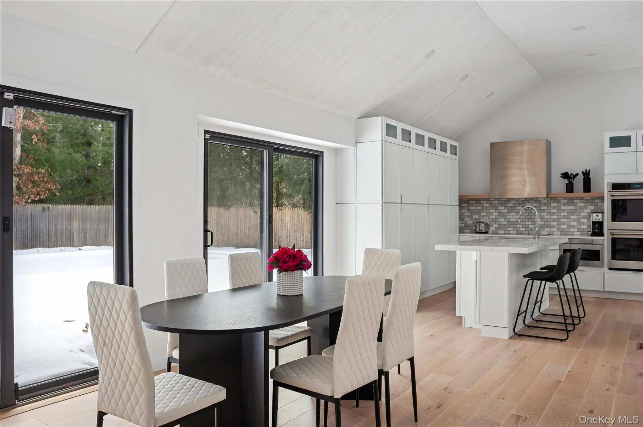 10 Hampton Street, Southampton, NY, 4 Bedroom Bedrooms, 12 Room Rooms,4 BathroomBathrooms,Residential Lease,For Rent,Hampton,0,965687 10 Hampton Street, Southampton, NY, 4 Bedroom Bedrooms, 12 Room Rooms,4 BathroomBathrooms,Residential Lease,For Rent,Hampton,0,965687