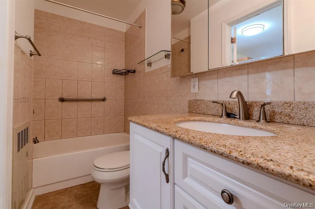 21 Mount Snow Lane, Brookhaven, NY, 1 Bedroom Bedrooms, 4 Rooms Rooms,1 BathroomBathrooms,Residential Lease,For Rent,Mount Snow,0,965692 21 Mount Snow Lane, Brookhaven, NY, 1 Bedroom Bedrooms, 4 Rooms Rooms,1 BathroomBathrooms,Residential Lease,For Rent,Mount Snow,0,965692