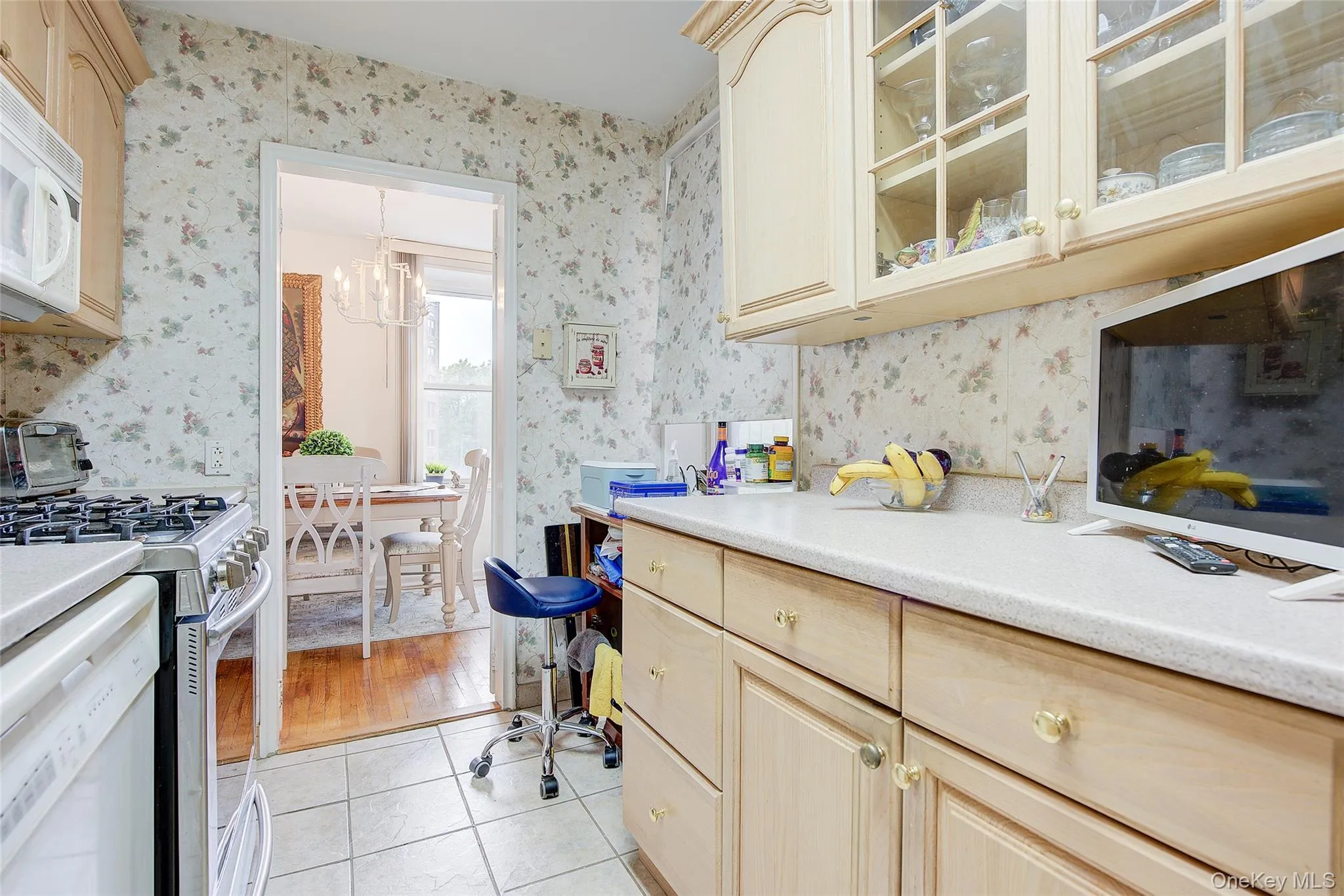 210-15 23rd Avenue, New York, NY, 2 Bedrooms Bedrooms, 5 Rooms Rooms,1 BathroomBathrooms,Residential,For Rent,23rd,0,965693 210-15 23rd Avenue, New York, NY, 2 Bedrooms Bedrooms, 5 Rooms Rooms,1 BathroomBathrooms,Residential,For Rent,23rd,0,965693