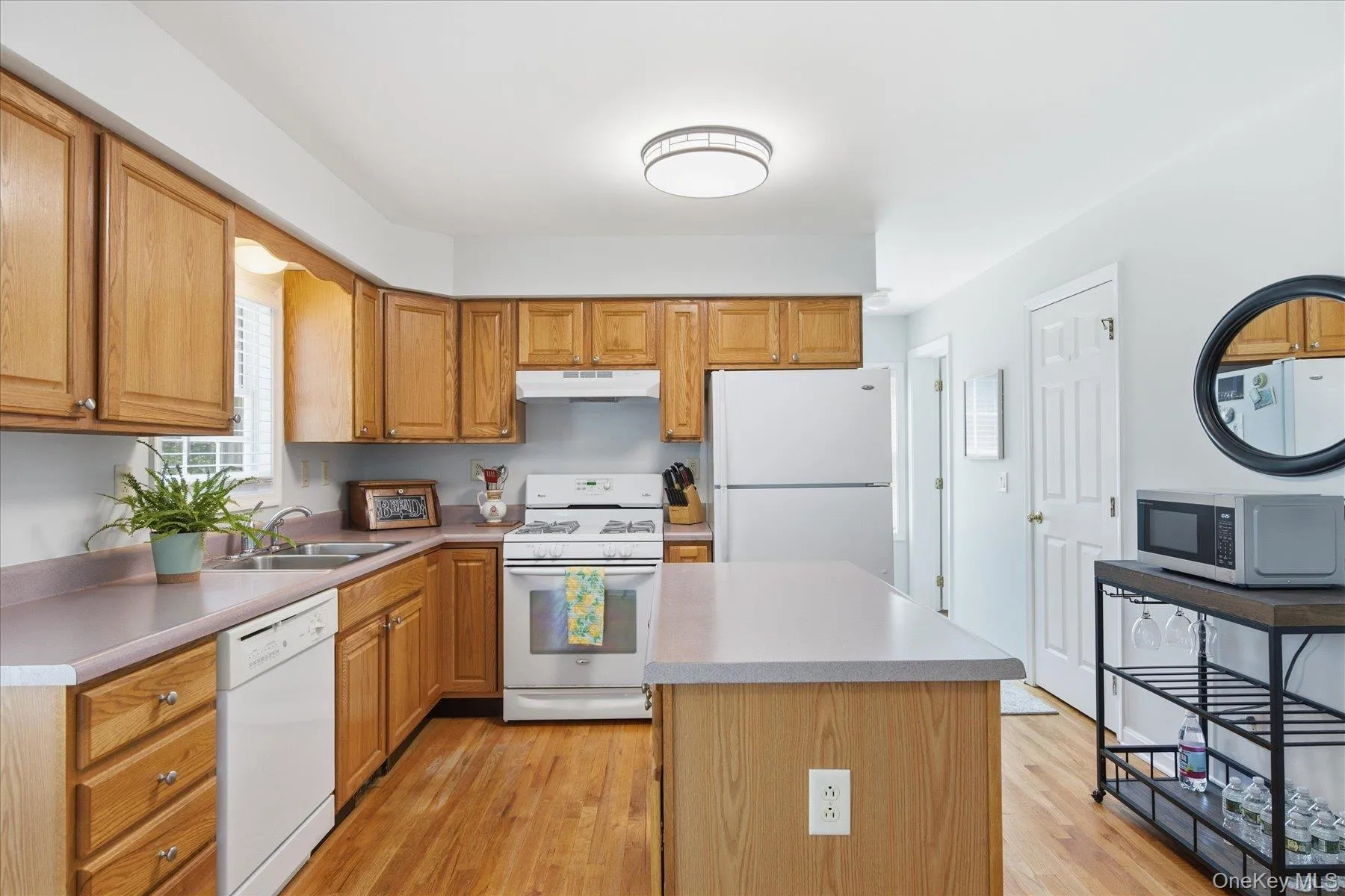 59 Peconic Avenue, Shelter Island, NY, 4 Bedrooms Bedrooms, 7 Rooms Rooms,3 BathroomsBathrooms,Residential Lease,For Rent,Peconic,0,965707 59 Peconic Avenue, Shelter Island, NY, 4 Bedrooms Bedrooms, 7 Rooms Rooms,3 BathroomsBathrooms,Residential Lease,For Rent,Peconic,0,965707