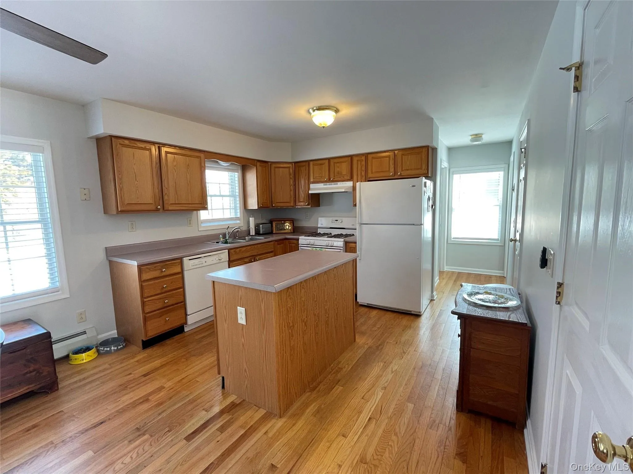 59 Peconic Avenue, Shelter Island, NY, 4 Bedrooms Bedrooms, 7 Rooms Rooms,3 BathroomsBathrooms,Residential Lease,For Rent,Peconic,0,965707 59 Peconic Avenue, Shelter Island, NY, 4 Bedrooms Bedrooms, 7 Rooms Rooms,3 BathroomsBathrooms,Residential Lease,For Rent,Peconic,0,965707