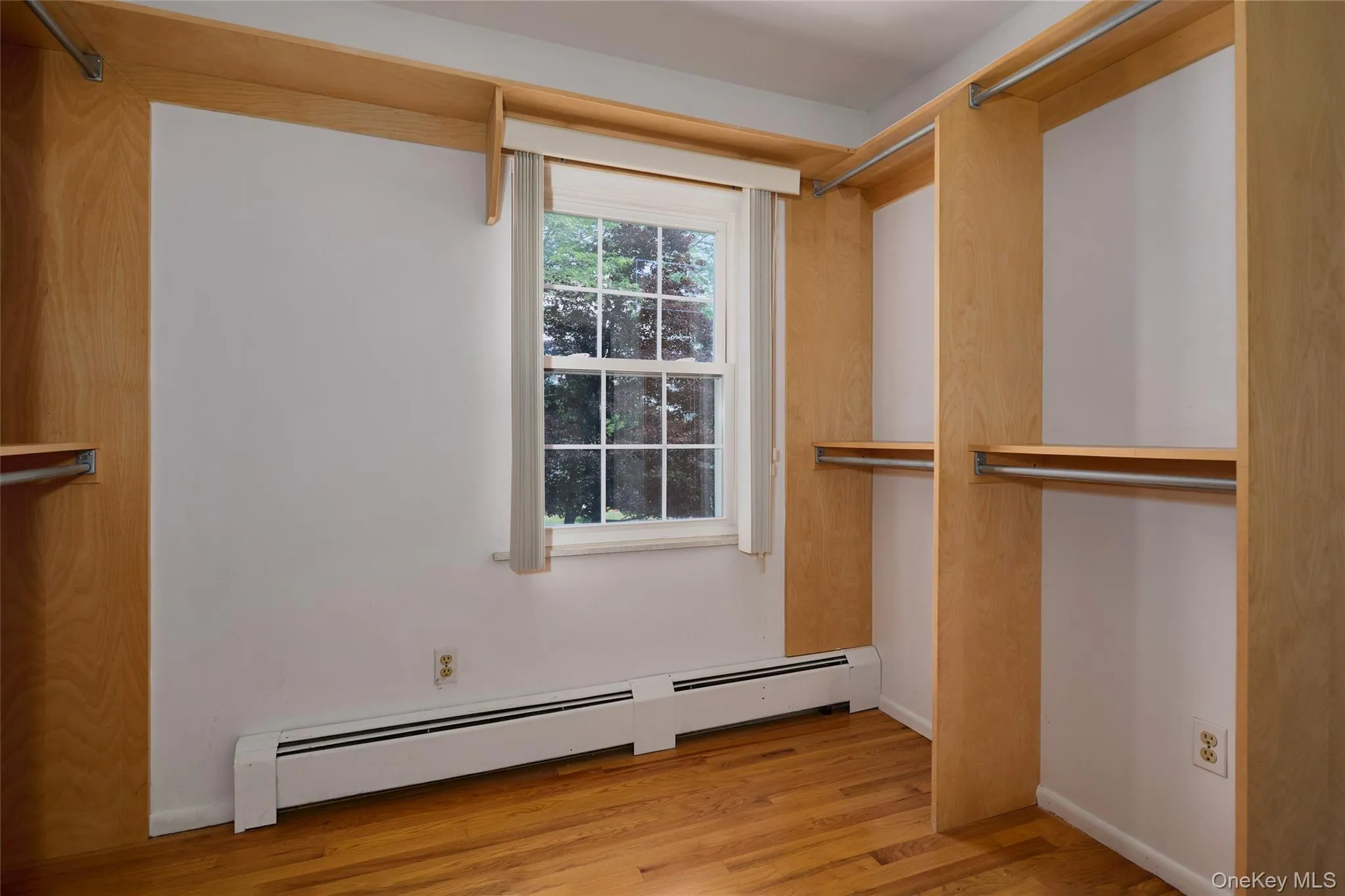 43 Sunset Terrace, Woodbury, NY, 3 Bedrooms Bedrooms, 9 Rooms Rooms,2 BathroomsBathrooms,Residential,For Rent,Sunset,0,965720 43 Sunset Terrace, Woodbury, NY, 3 Bedrooms Bedrooms, 9 Rooms Rooms,2 BathroomsBathrooms,Residential,For Rent,Sunset,0,965720