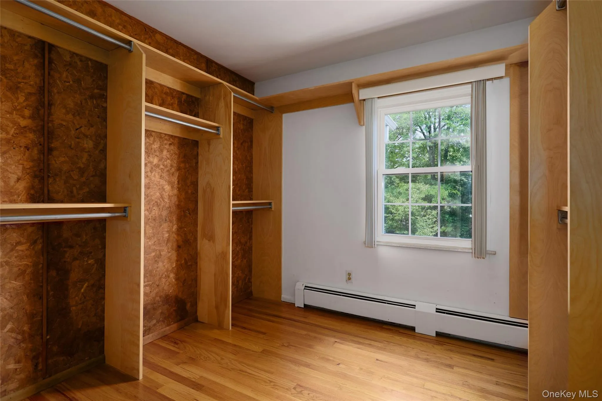 43 Sunset Terrace, Woodbury, NY, 3 Bedrooms Bedrooms, 9 Rooms Rooms,2 BathroomsBathrooms,Residential,For Rent,Sunset,0,965720 43 Sunset Terrace, Woodbury, NY, 3 Bedrooms Bedrooms, 9 Rooms Rooms,2 BathroomsBathrooms,Residential,For Rent,Sunset,0,965720
