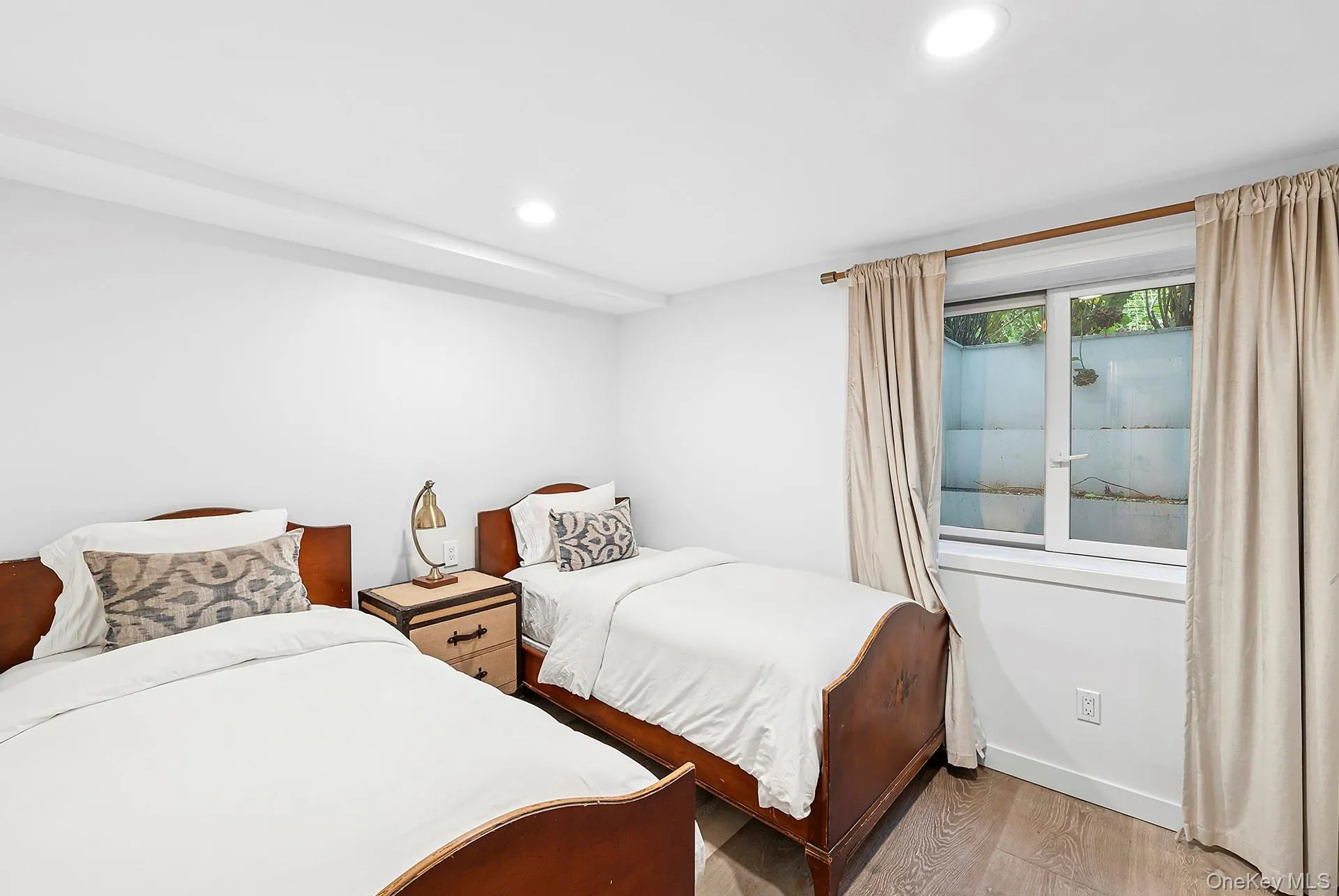 28 Windermere Drive, Southampton, NY, 4 Bedrooms Bedrooms, ,3 BathroomsBathrooms,Residential Lease,For Rent,Windermere,0,965730 28 Windermere Drive, Southampton, NY, 4 Bedrooms Bedrooms, ,3 BathroomsBathrooms,Residential Lease,For Rent,Windermere,0,965730