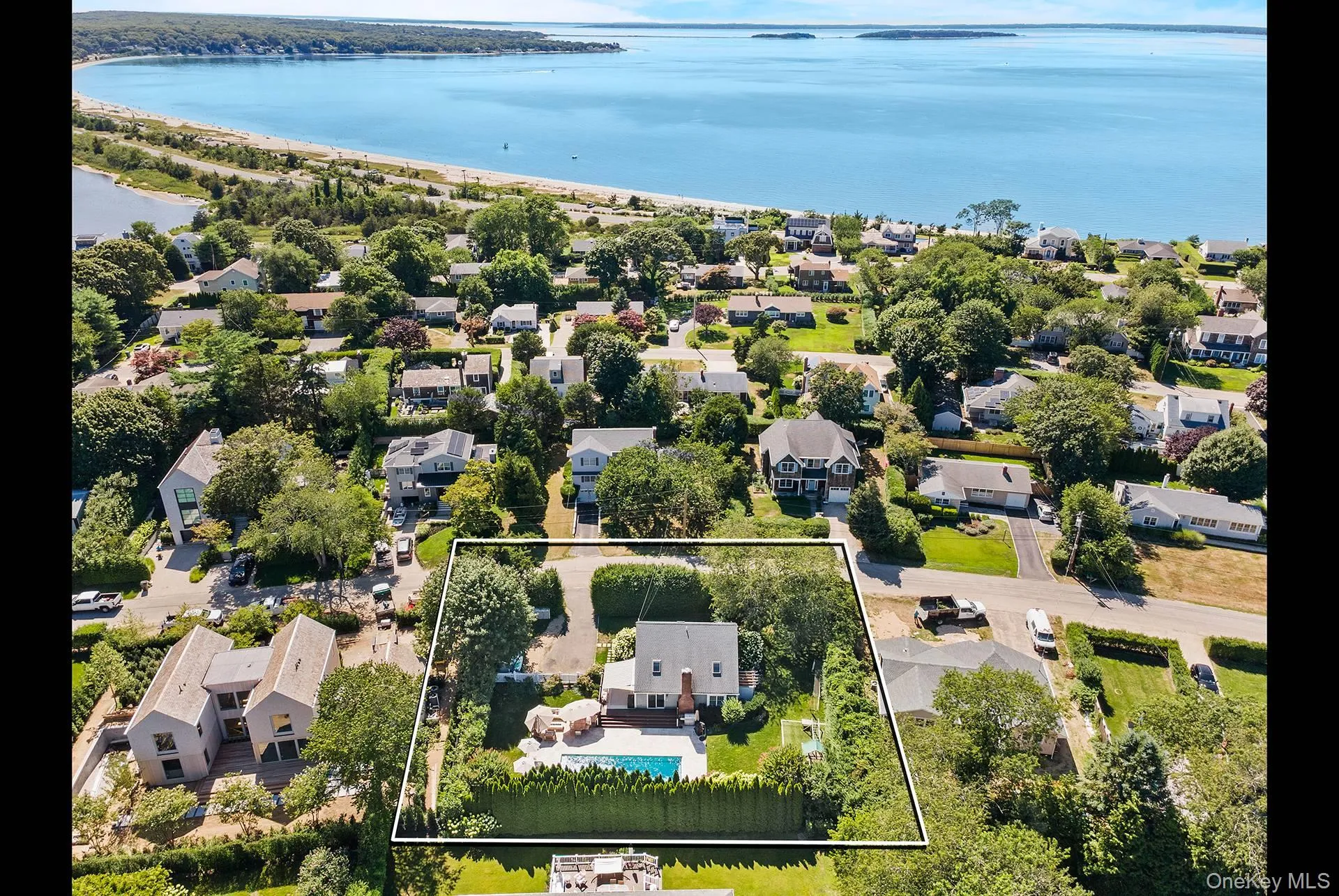 28 Windermere Drive, Southampton, NY, 4 Bedrooms Bedrooms, ,3 BathroomsBathrooms,Residential Lease,For Rent,Windermere,0,965730 28 Windermere Drive, Southampton, NY, 4 Bedrooms Bedrooms, ,3 BathroomsBathrooms,Residential Lease,For Rent,Windermere,0,965730