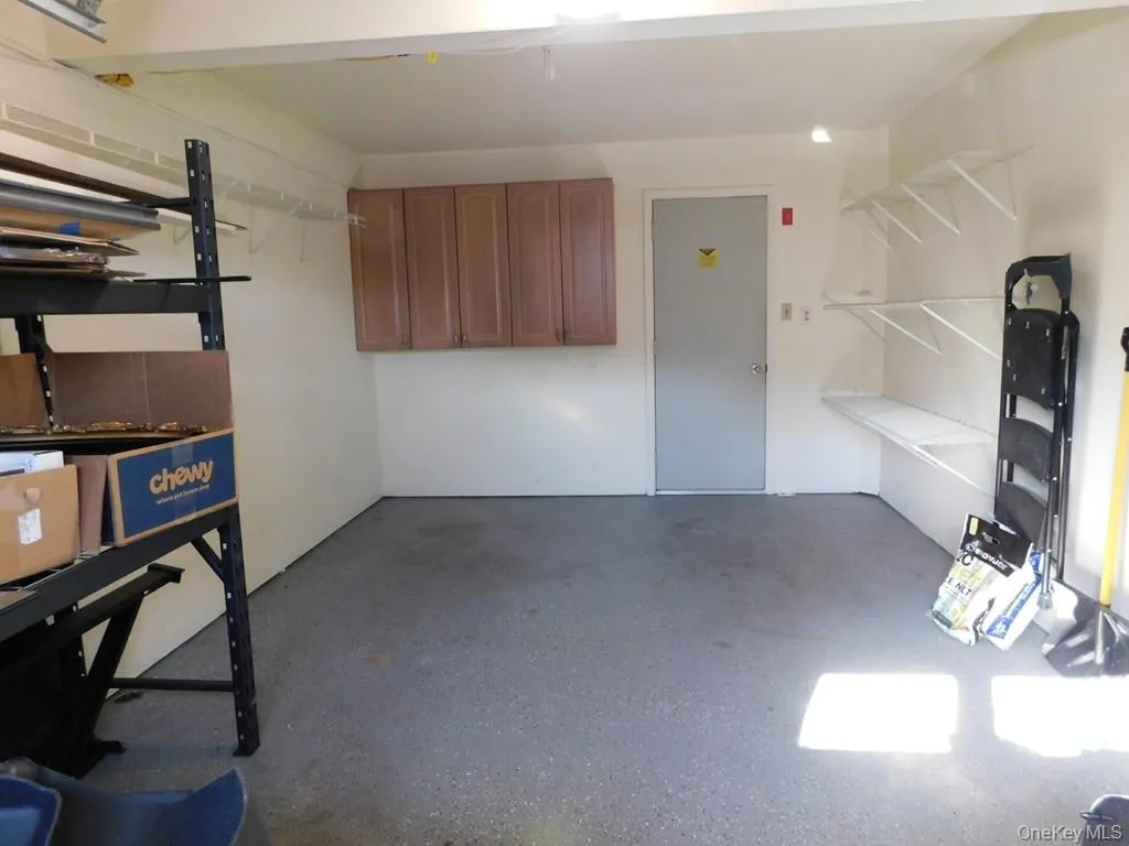 1-car garage 1-car garage