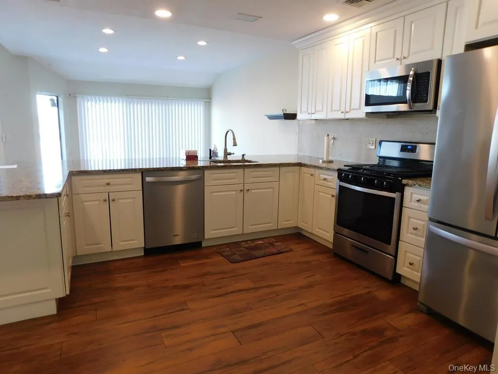 729 Hewitt Lane, New Windsor, NY, 2 Bedrooms Bedrooms, 5 Rooms Rooms,2 BathroomsBathrooms,Residential Lease,For Rent,Hewitt,0,965812 729 Hewitt Lane, New Windsor, NY, 2 Bedrooms Bedrooms, 5 Rooms Rooms,2 BathroomsBathrooms,Residential Lease,For Rent,Hewitt,0,965812