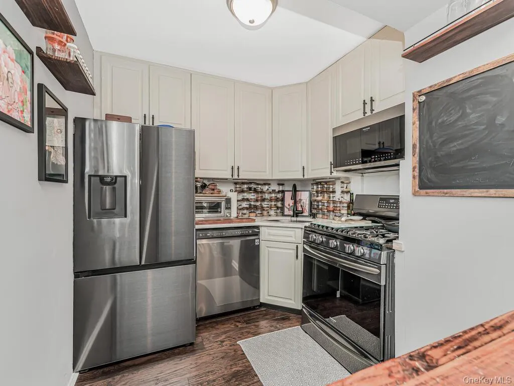 5800 Arlington Avenue, New York, NY, 1 Bedroom Bedrooms, 4 Rooms Rooms,1 BathroomBathrooms,Residential Sale,For Rent,Arlington,0,965814 5800 Arlington Avenue, New York, NY, 1 Bedroom Bedrooms, 4 Rooms Rooms,1 BathroomBathrooms,Residential Sale,For Rent,Arlington,0,965814